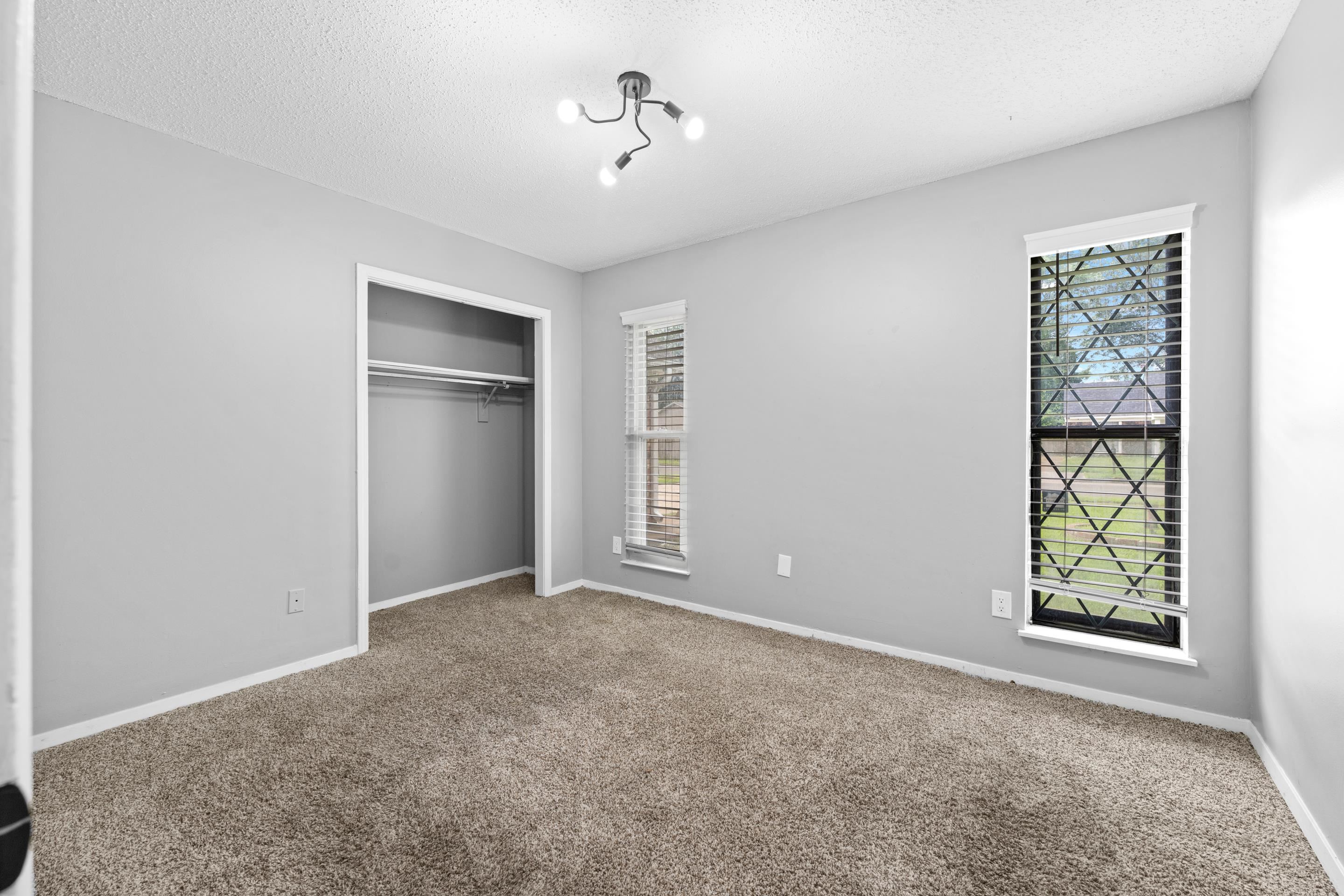 6742 Norfield Dr Property Photo 9