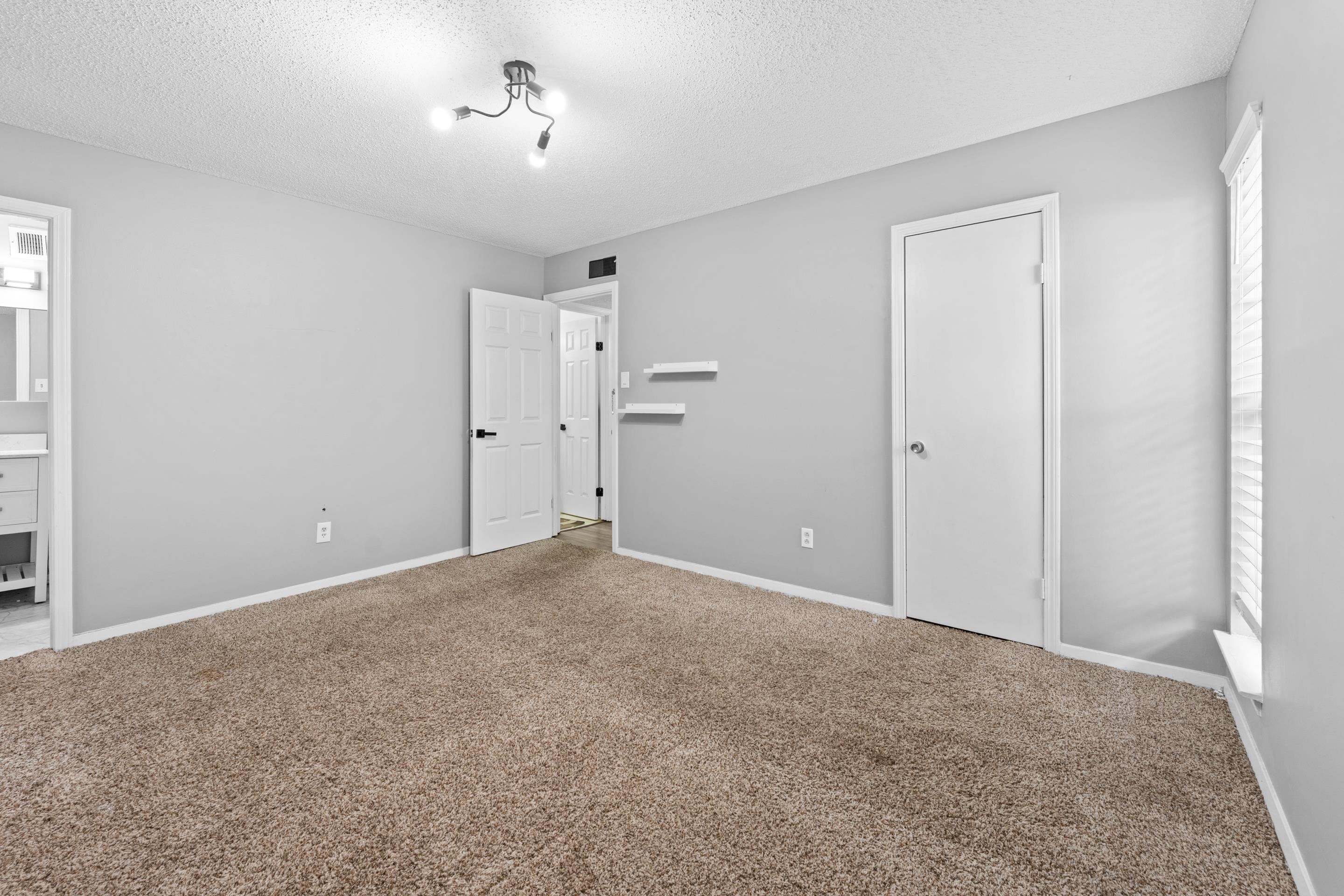 6742 Norfield Dr Property Photo 14