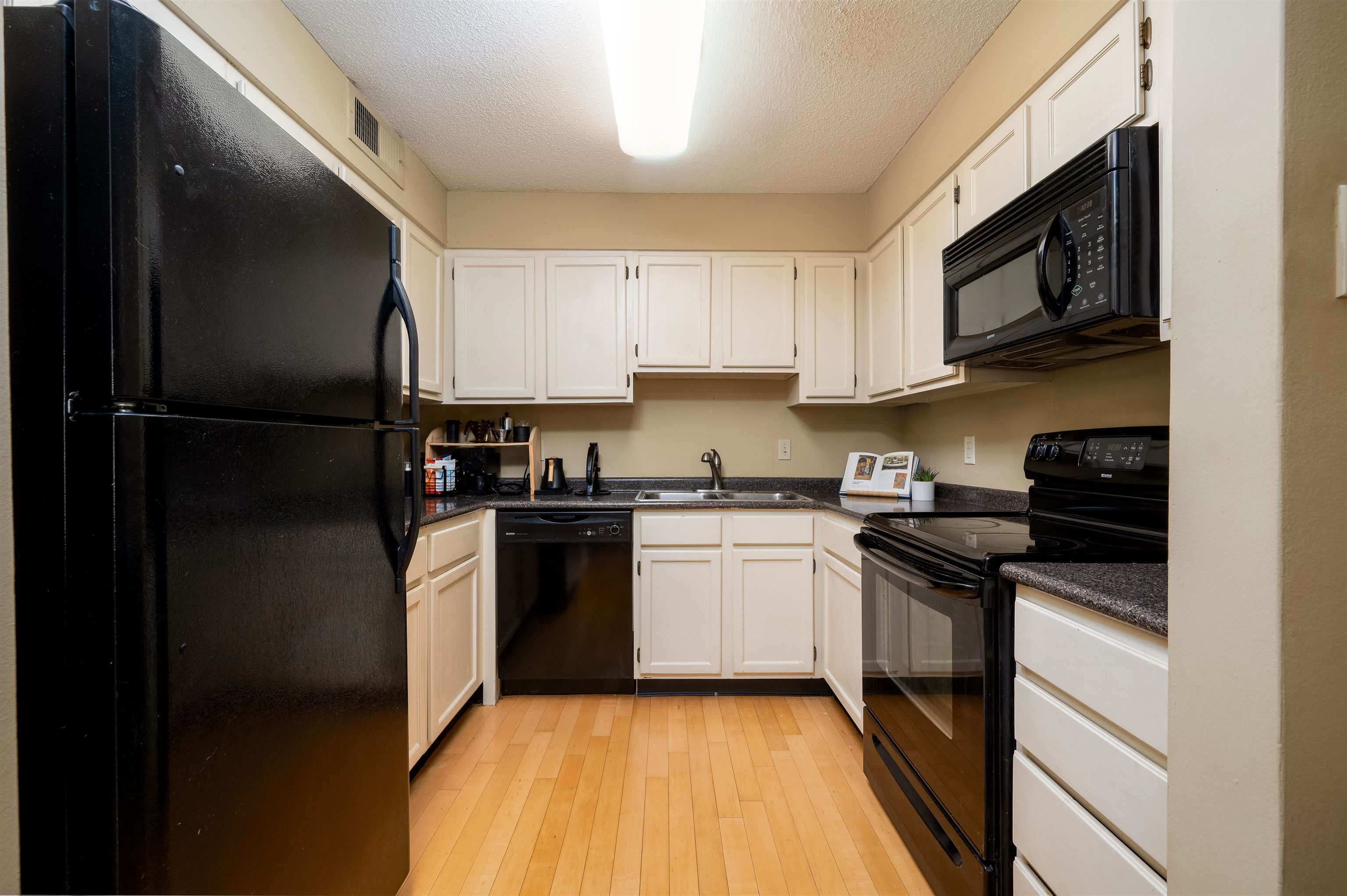 109 N Main St 613 Property Photo 5
