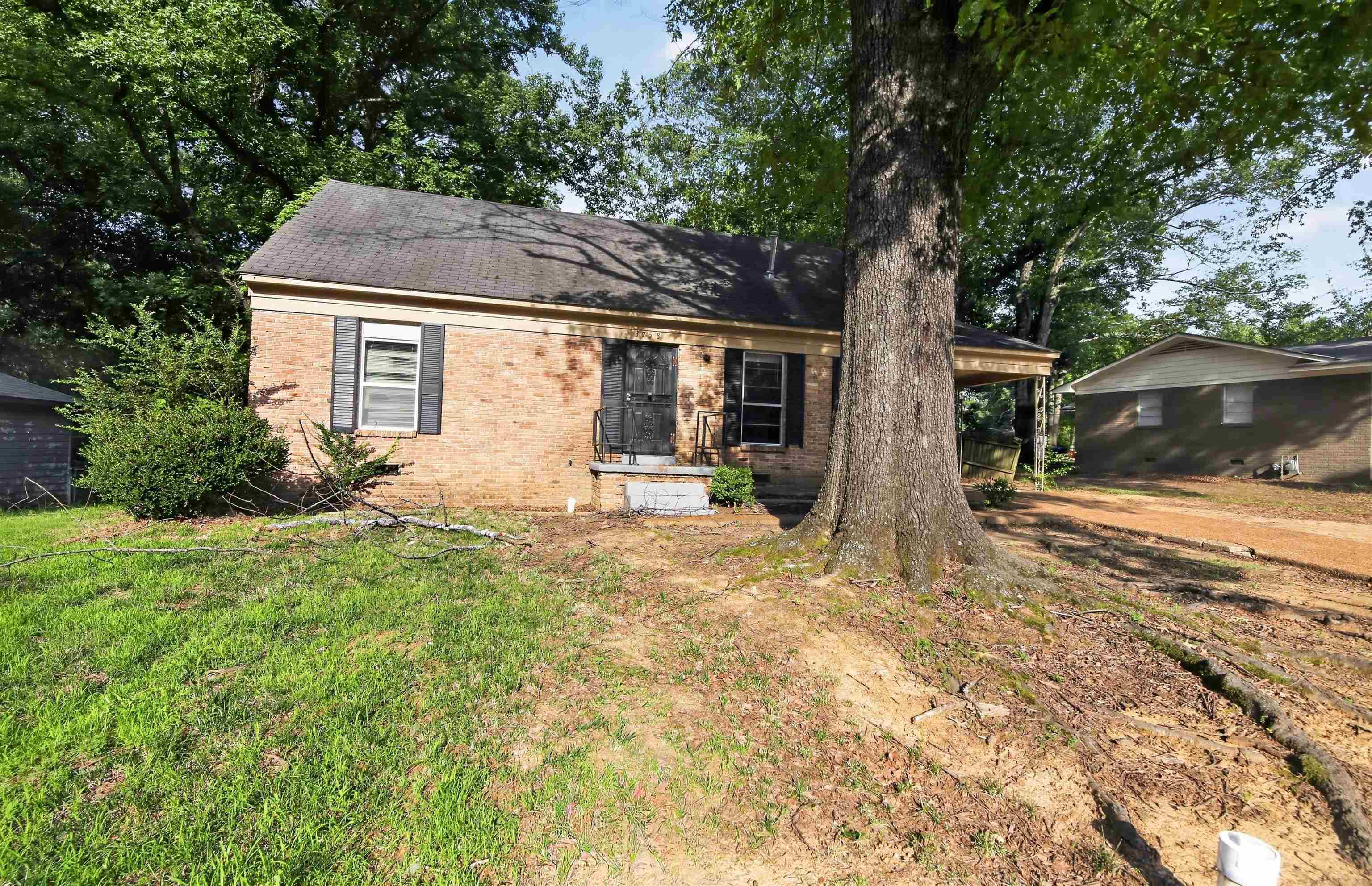 3958 Bishops Bridge Rd Property Photo 5