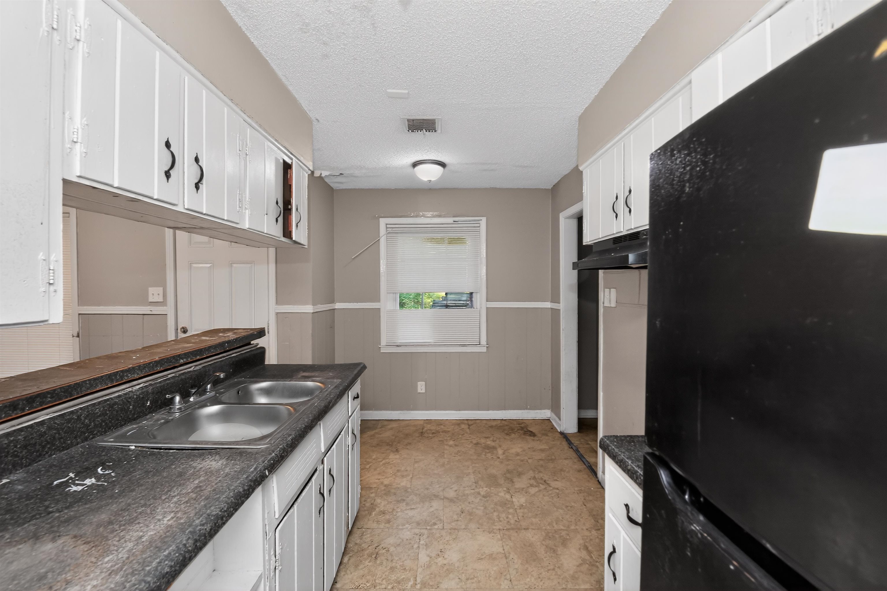 3958 Bishops Bridge Rd Property Photo 8