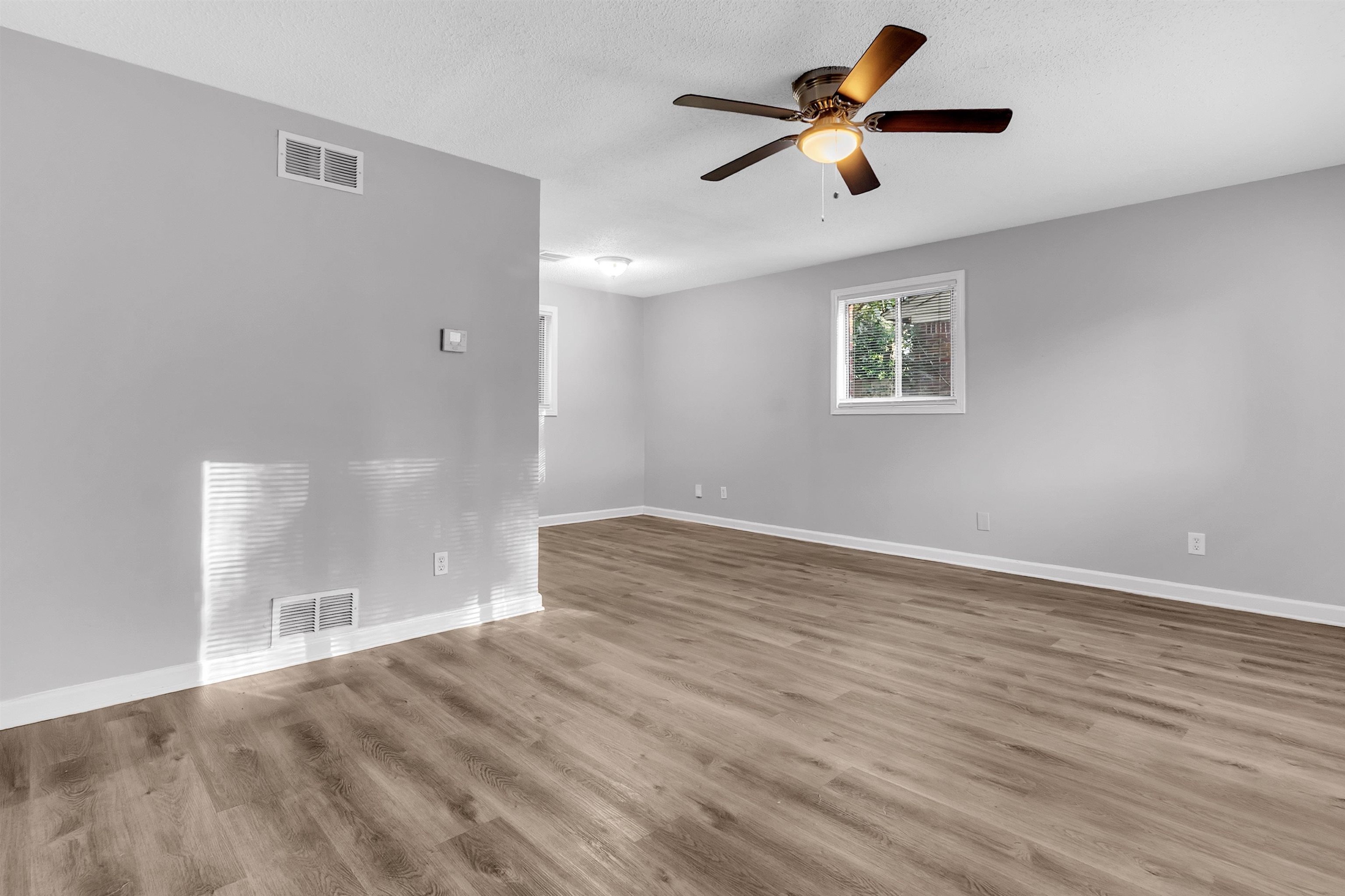 1136 S White Station Rd Property Photo 8