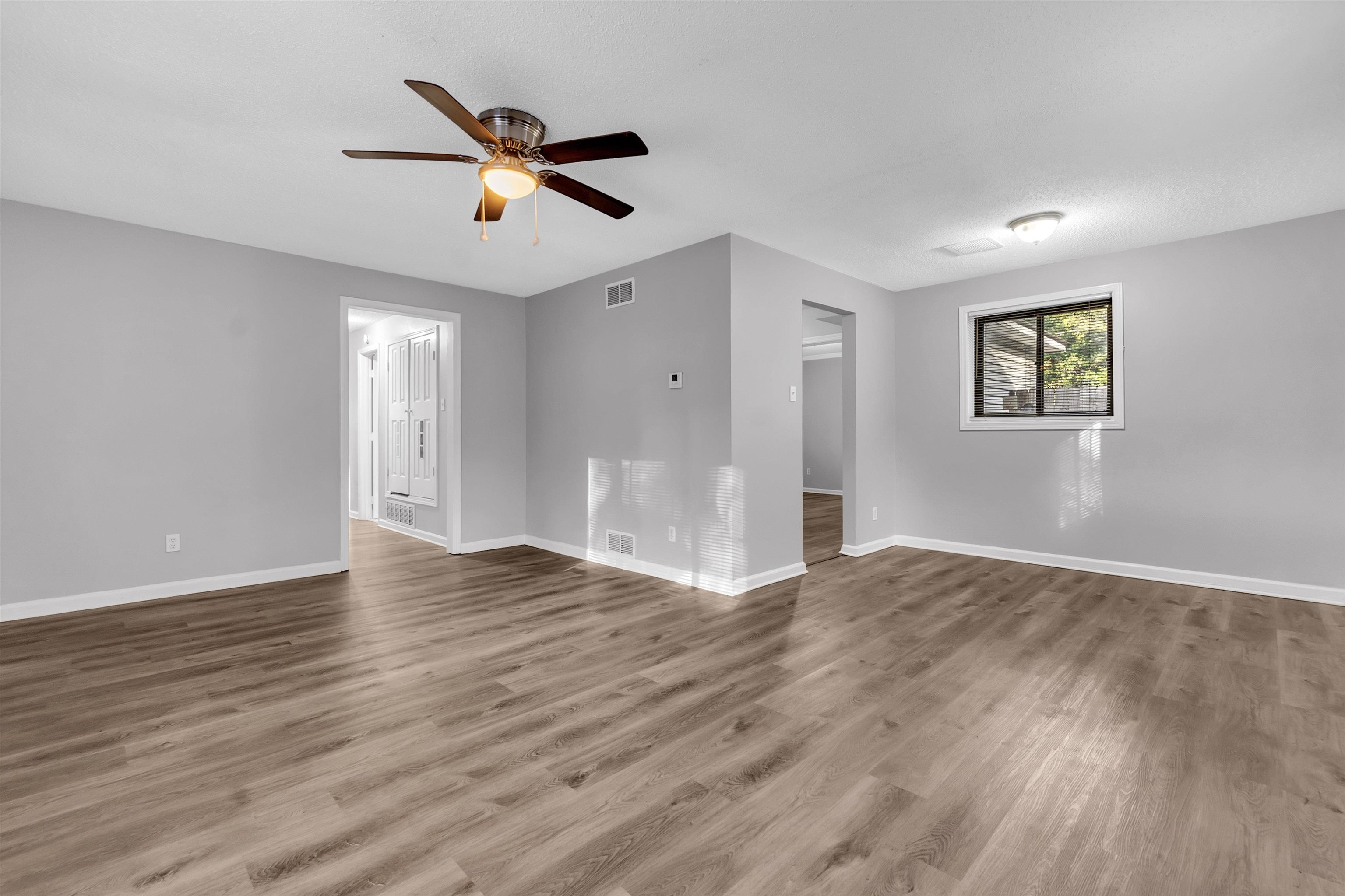 1136 S White Station Rd Property Photo 10