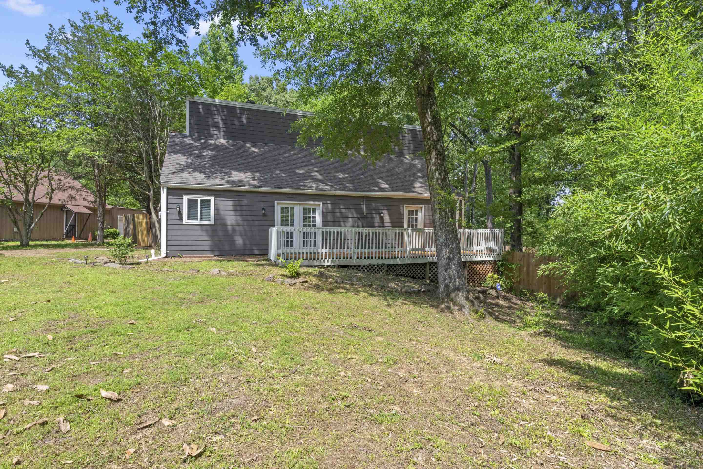 184 MYSEN DR Property Photo 1