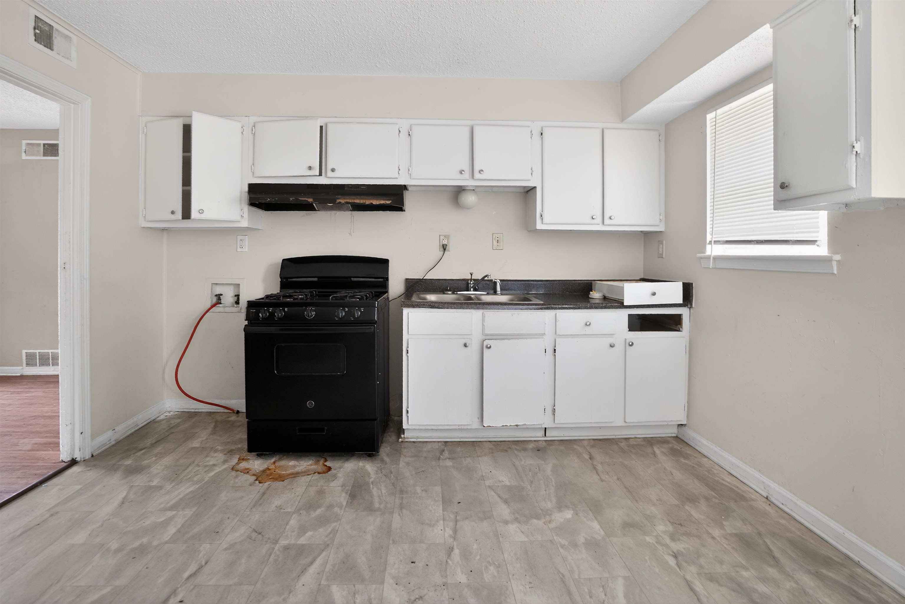 3272 Egypt-central Dr Property Photo 12