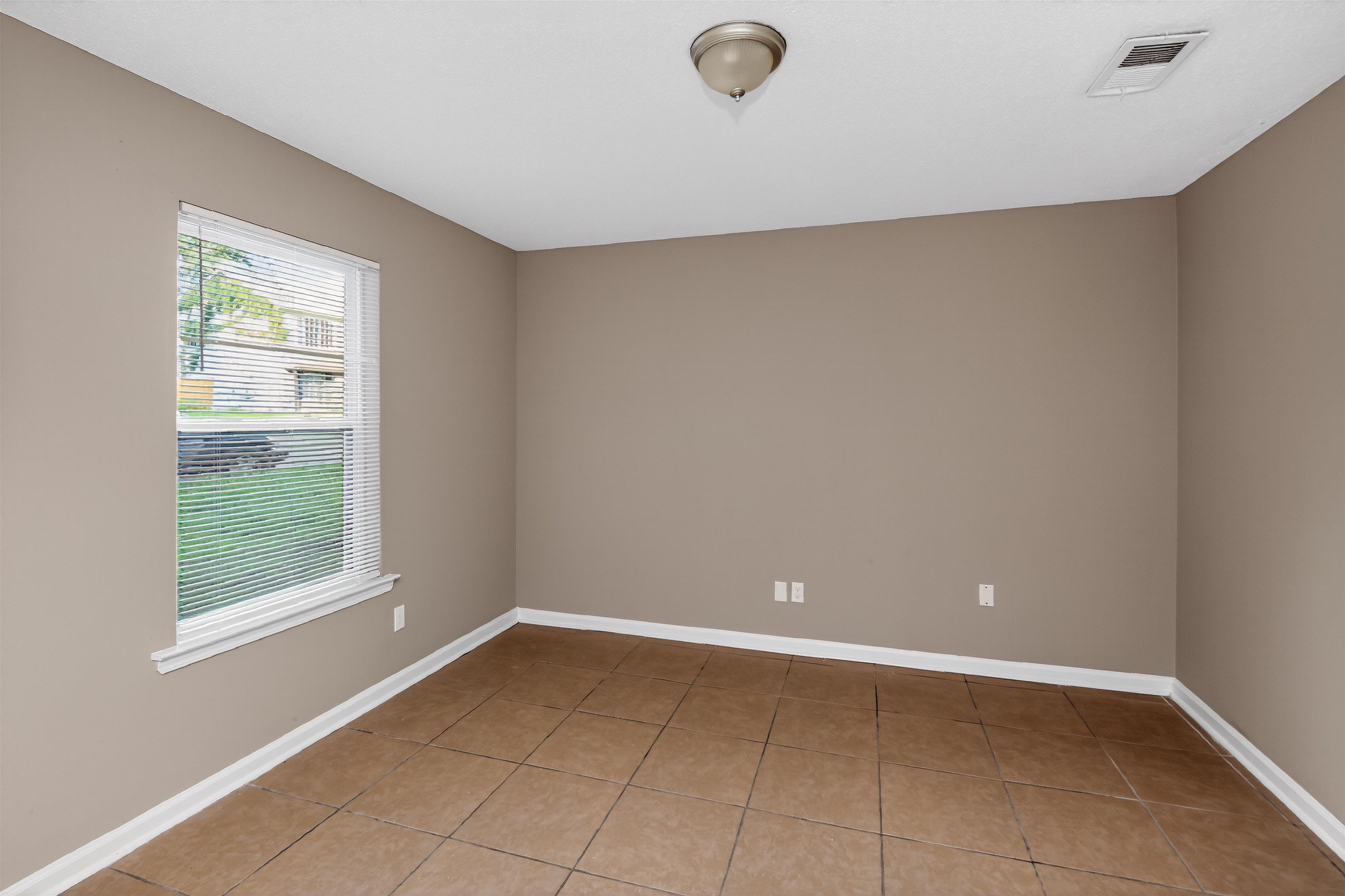 4677 Christyshire Dr Property Photo 9