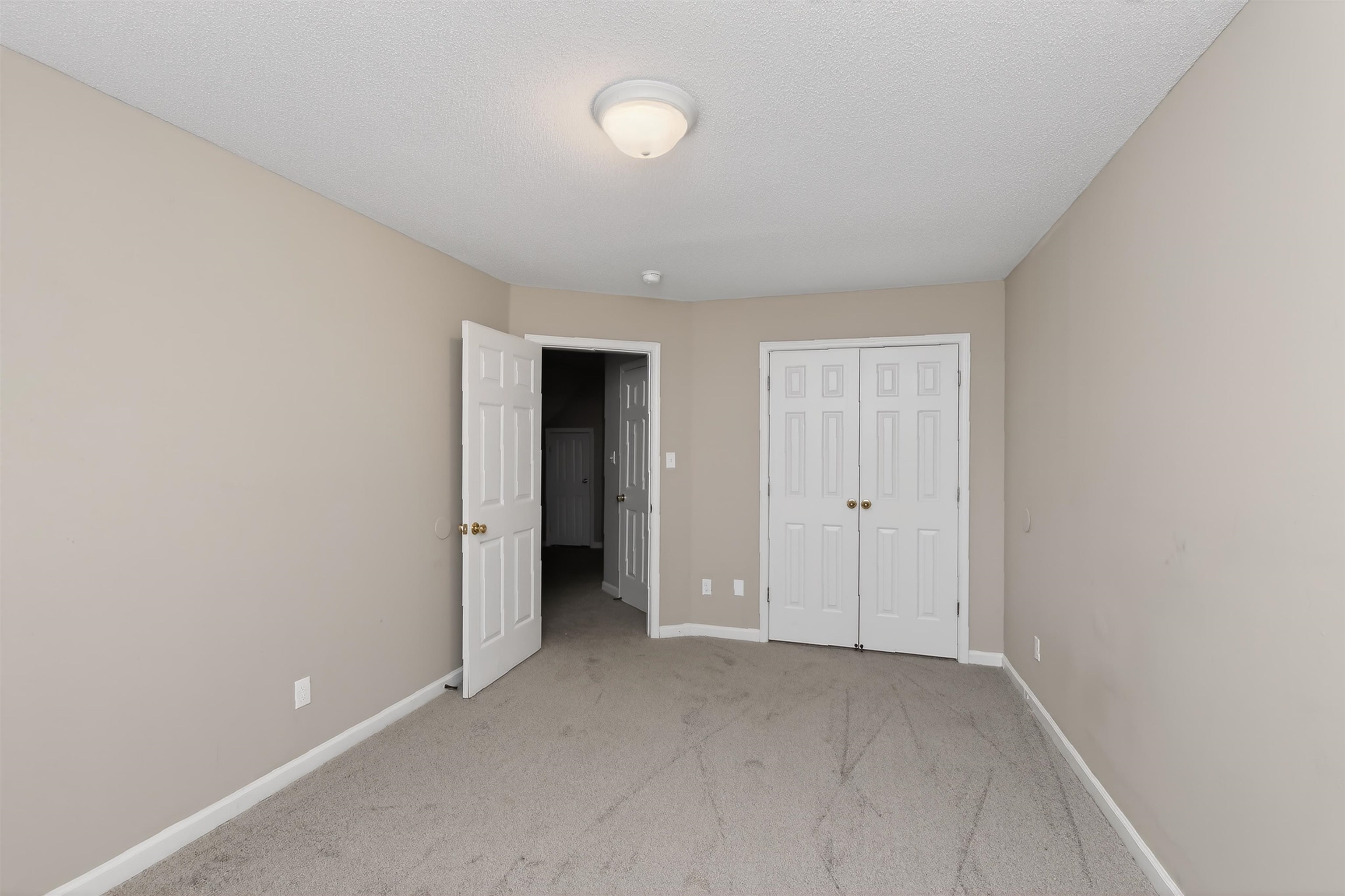 4677 Christyshire Dr Property Photo 20