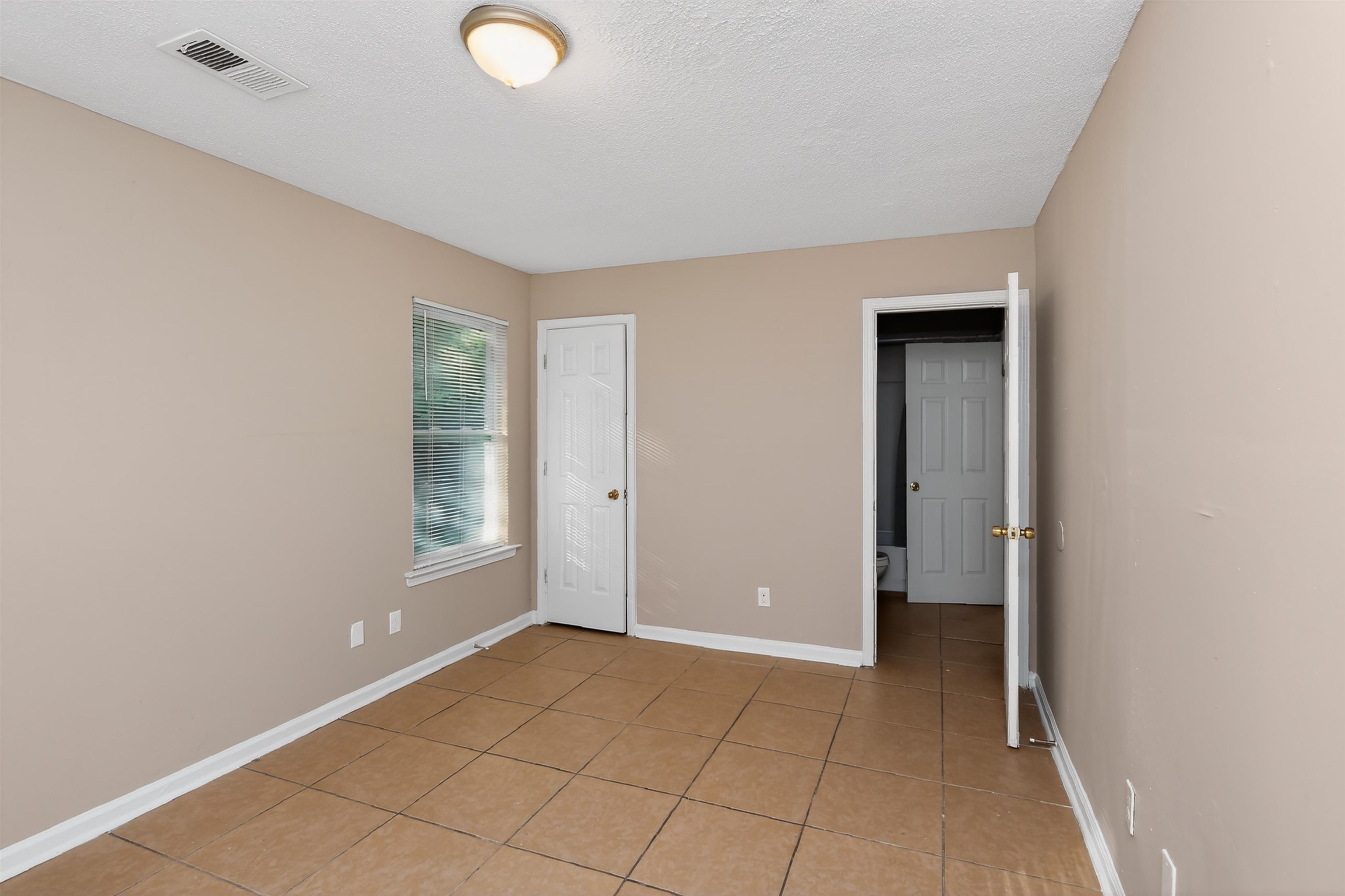 4677 Christyshire Dr Property Photo 21