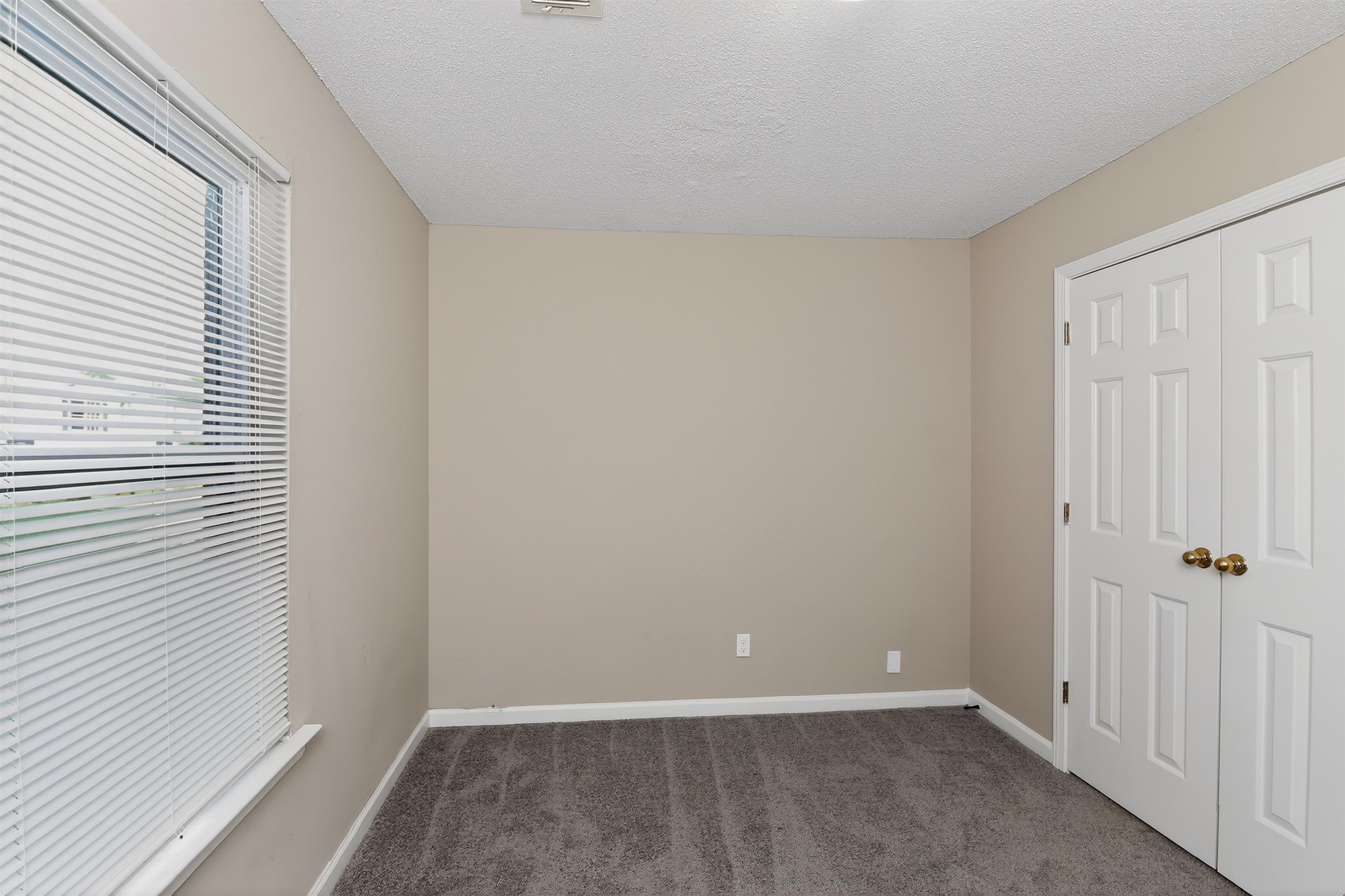 4677 Christyshire Dr Property Photo 23