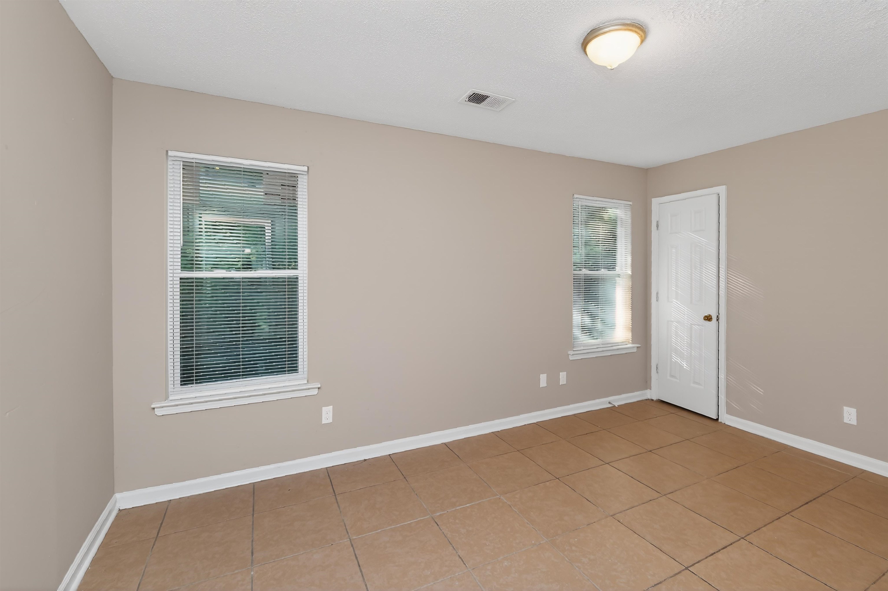 4677 Christyshire Dr Property Photo 27