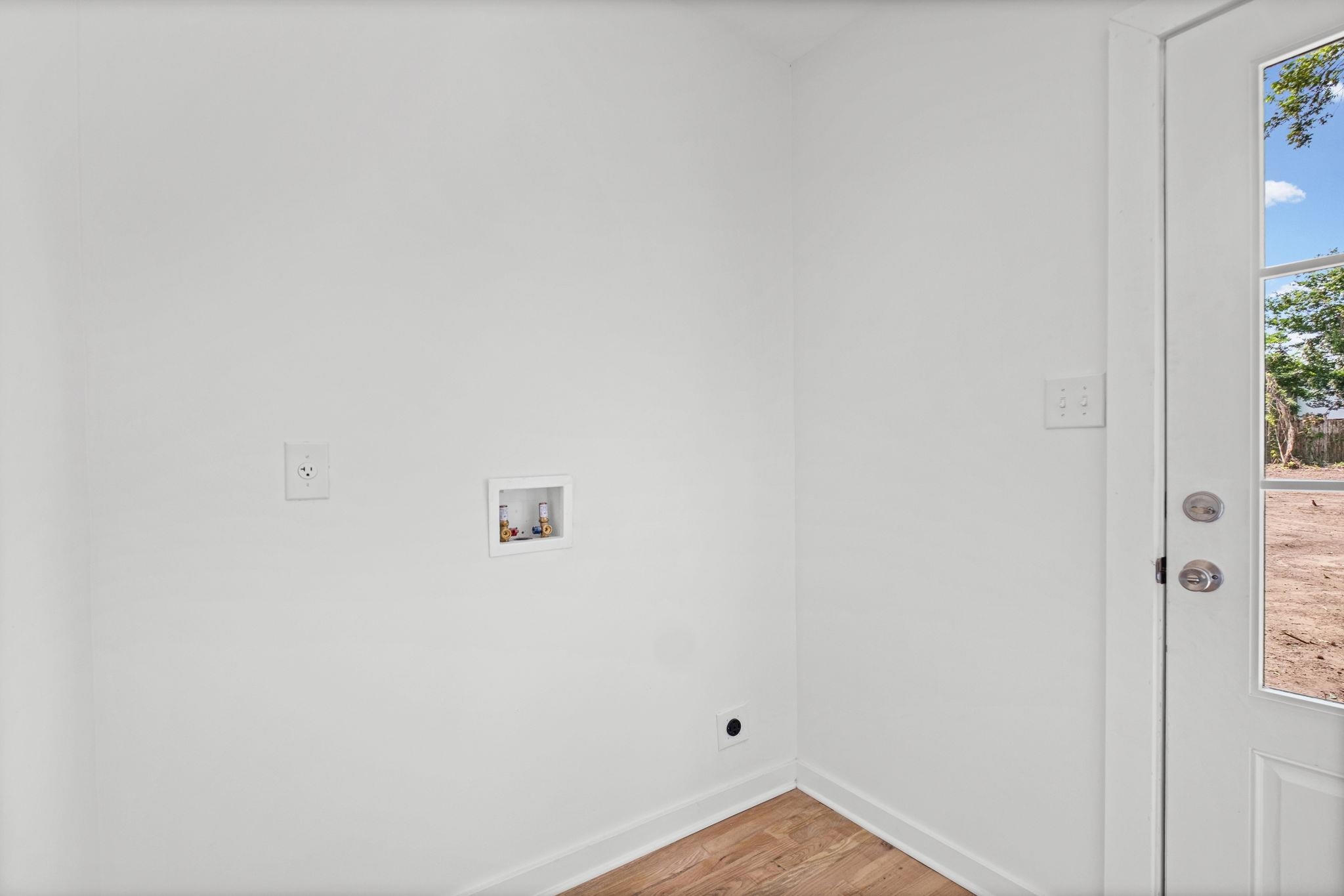3707 Faxon Ave Property Photo 19