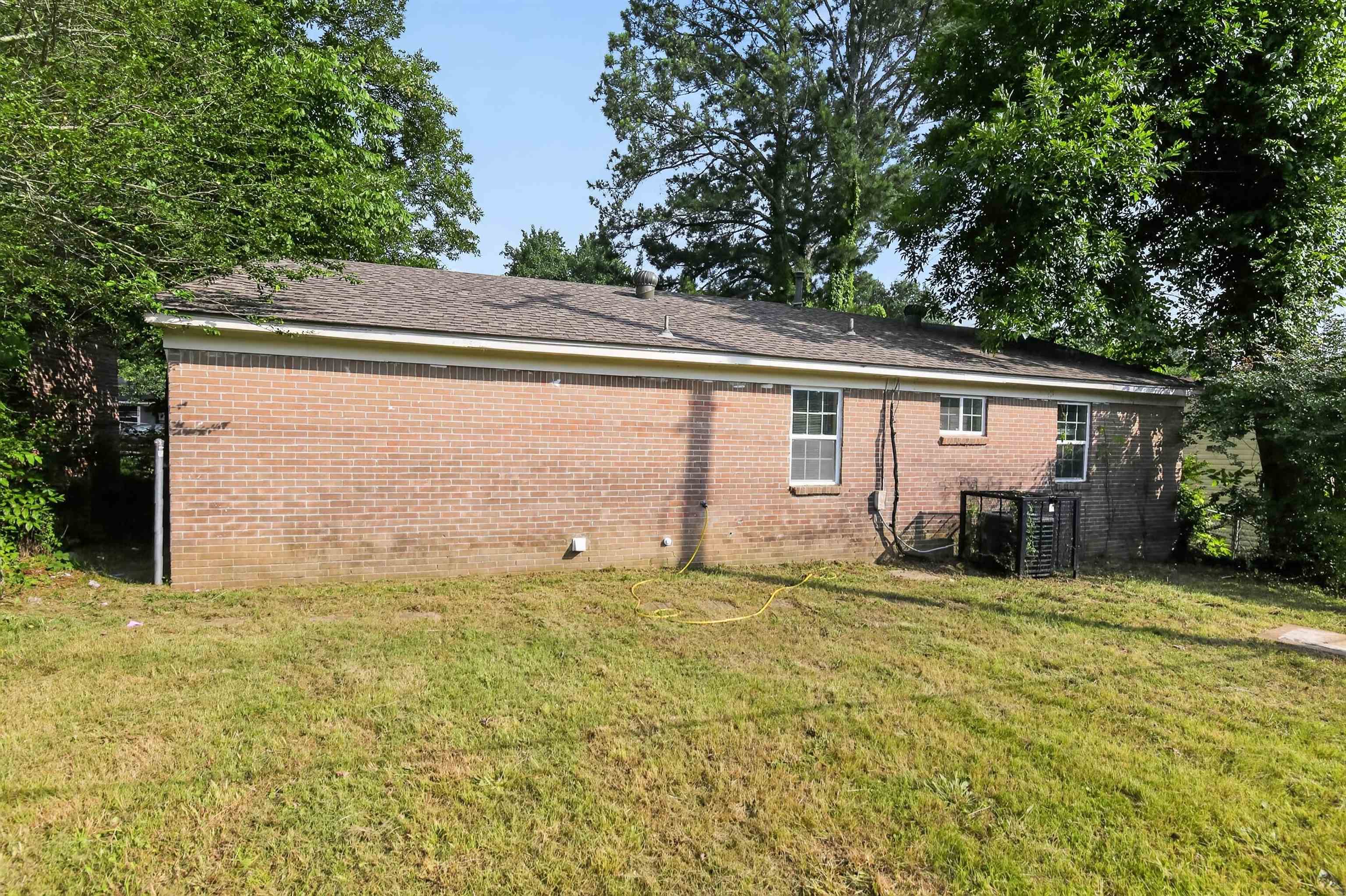 3749 Wolf Trail Dr Property Photo 2