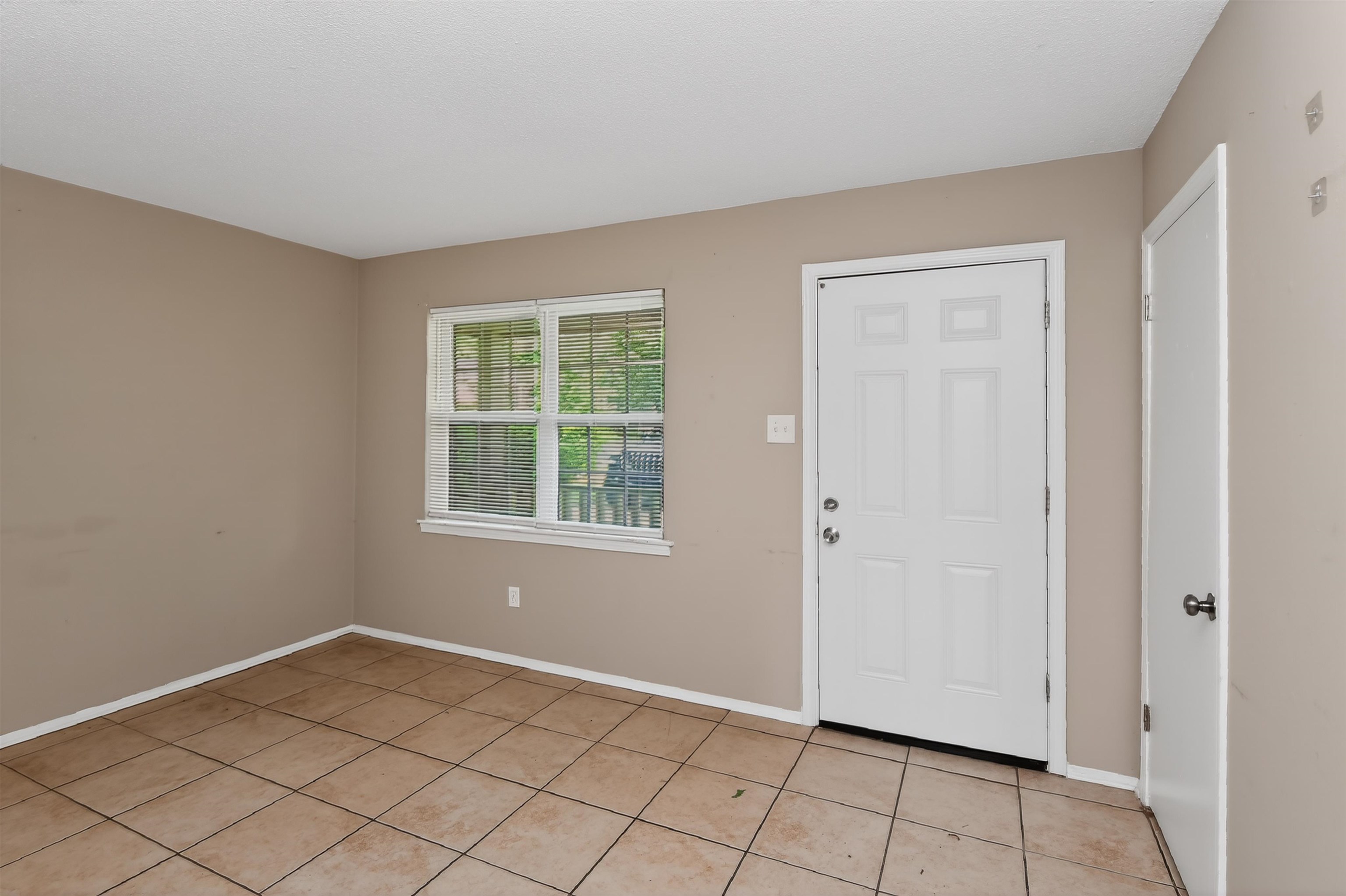 3749 Wolf Trail Dr Property Photo 8