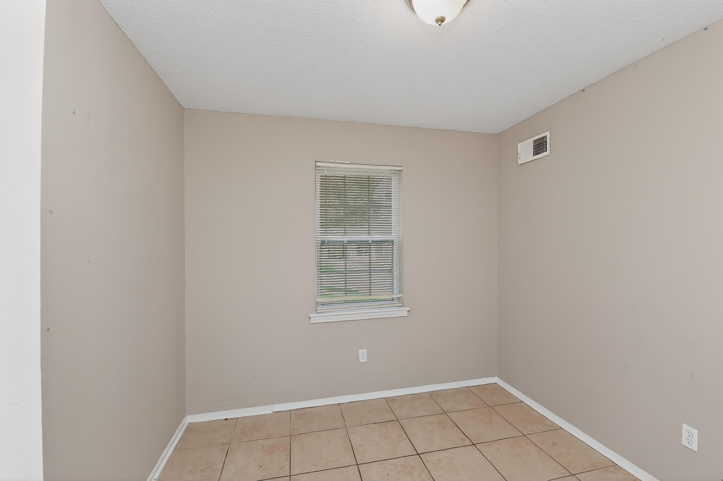 3749 Wolf Trail Dr Property Photo 17