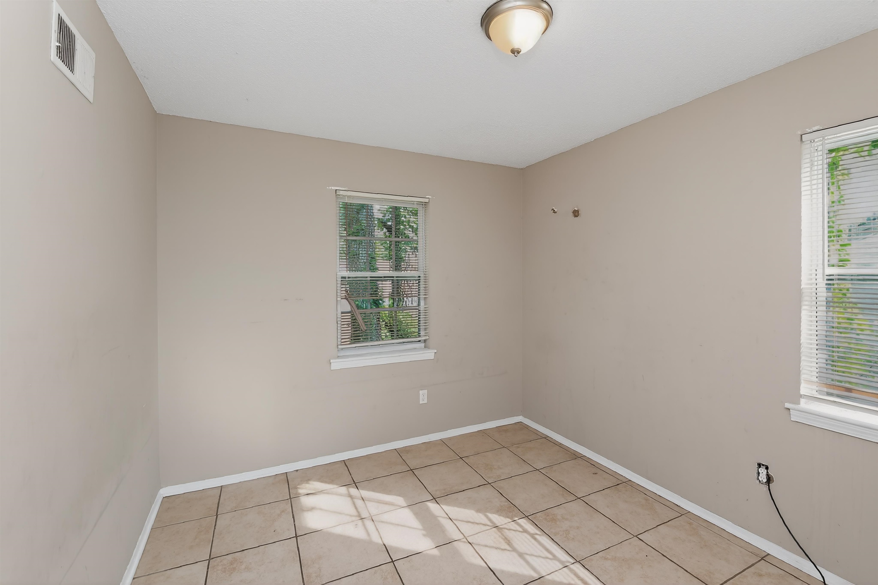 3749 Wolf Trail Dr Property Photo 18