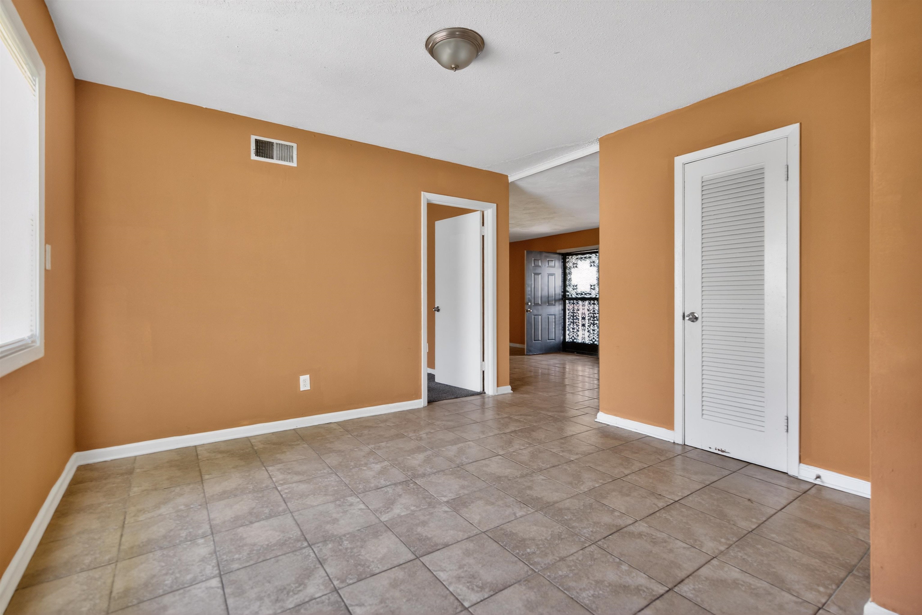 3464 Southland St Property Photo 5