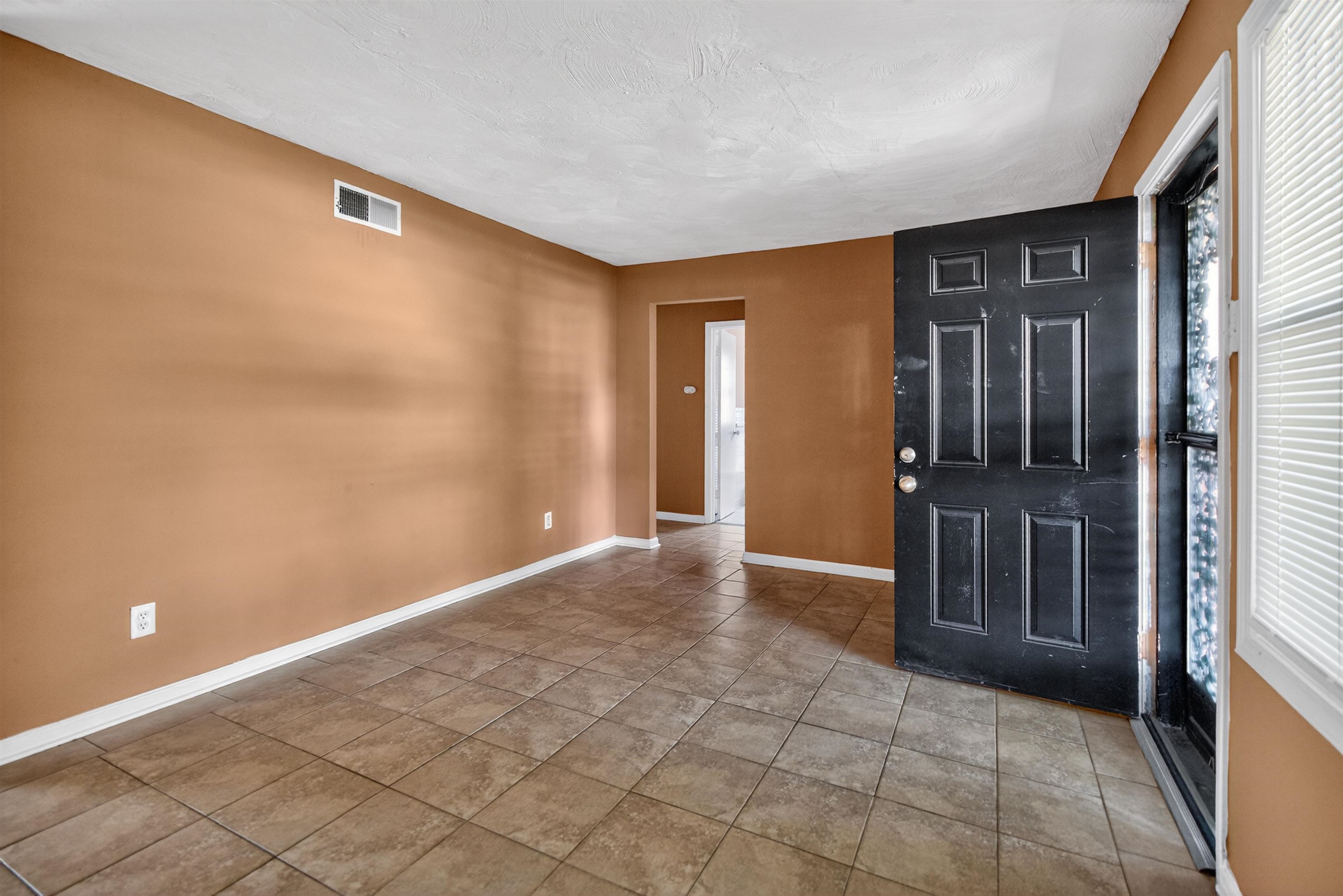 3464 Southland St Property Photo 8