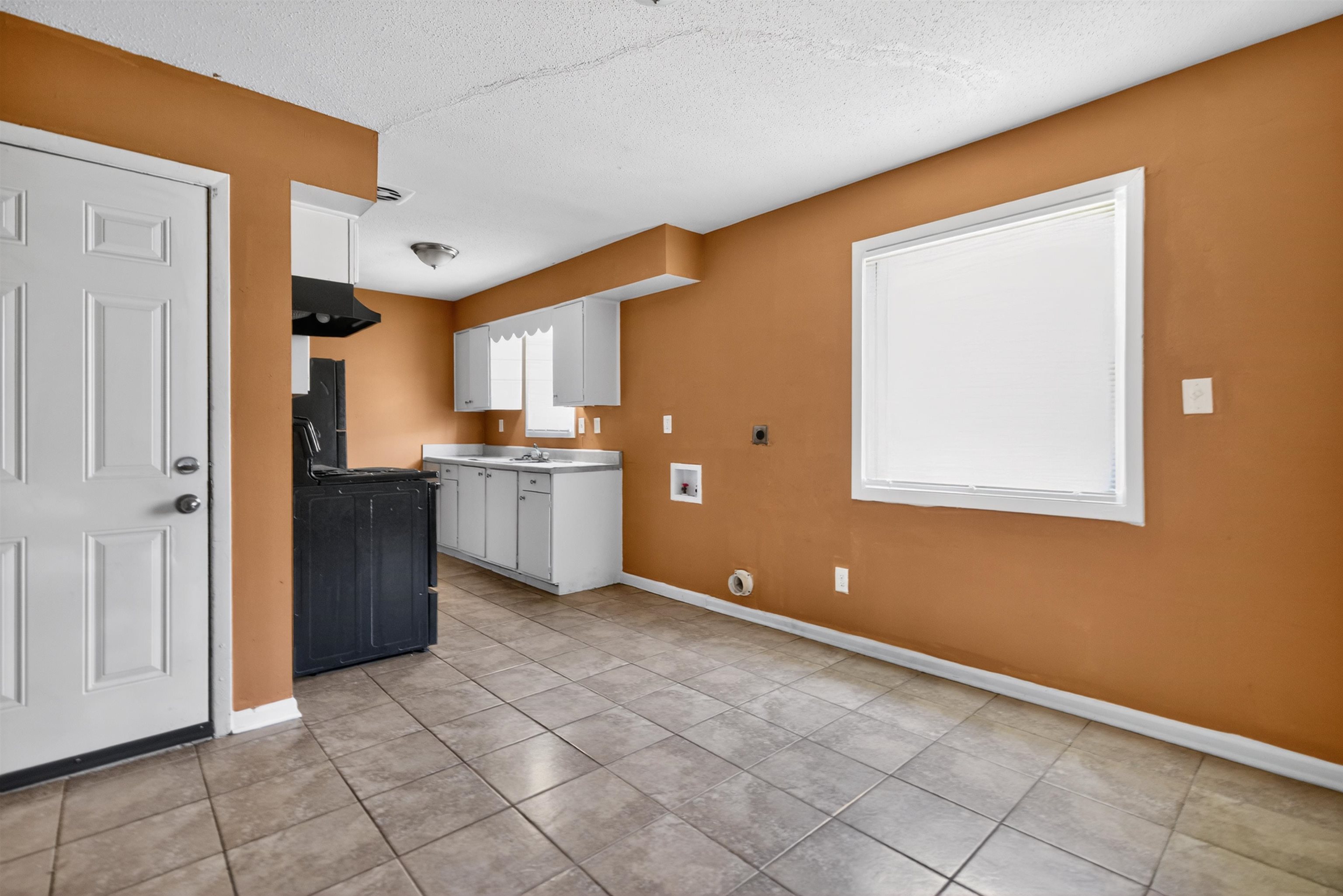 3464 Southland St Property Photo 9