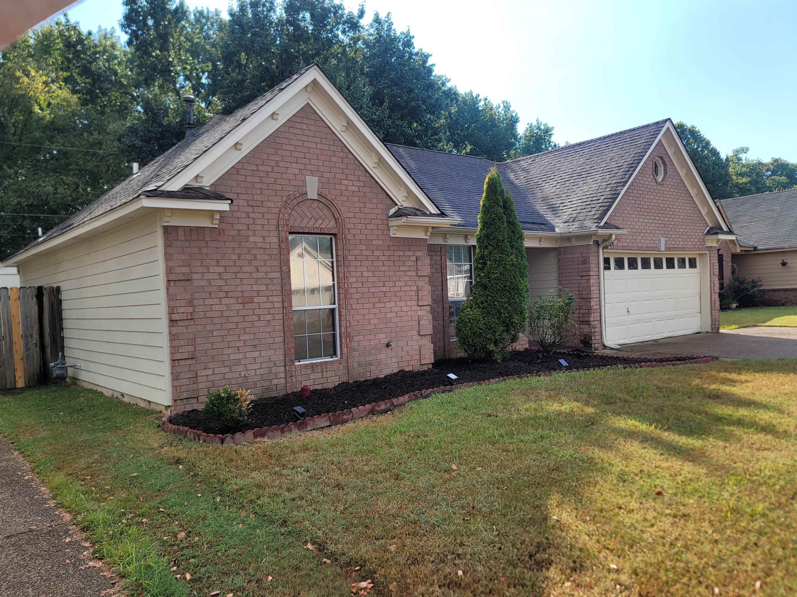 6915 Brady Hill Dr Property Photo 3