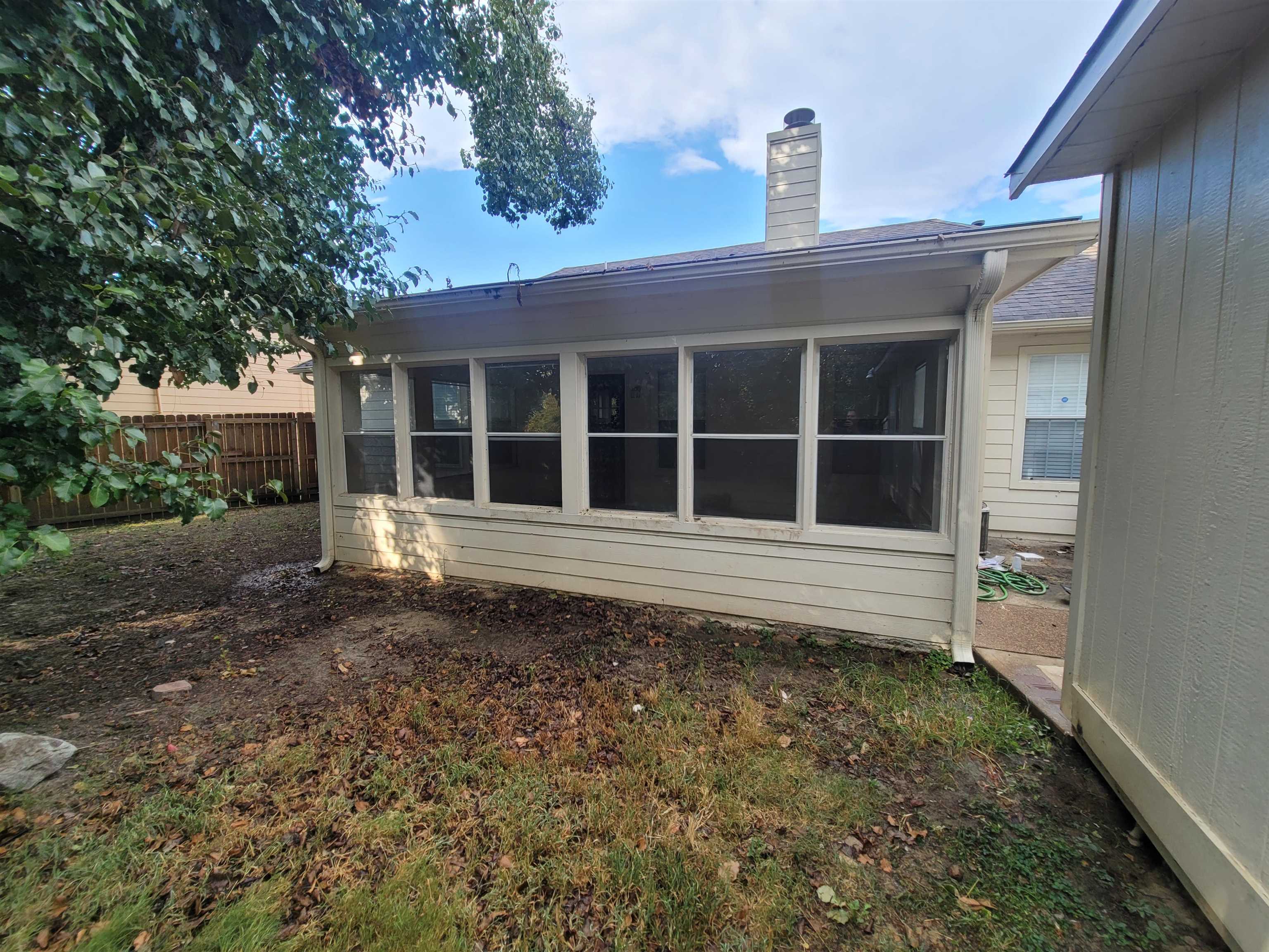 6915 Brady Hill Dr Property Photo 8