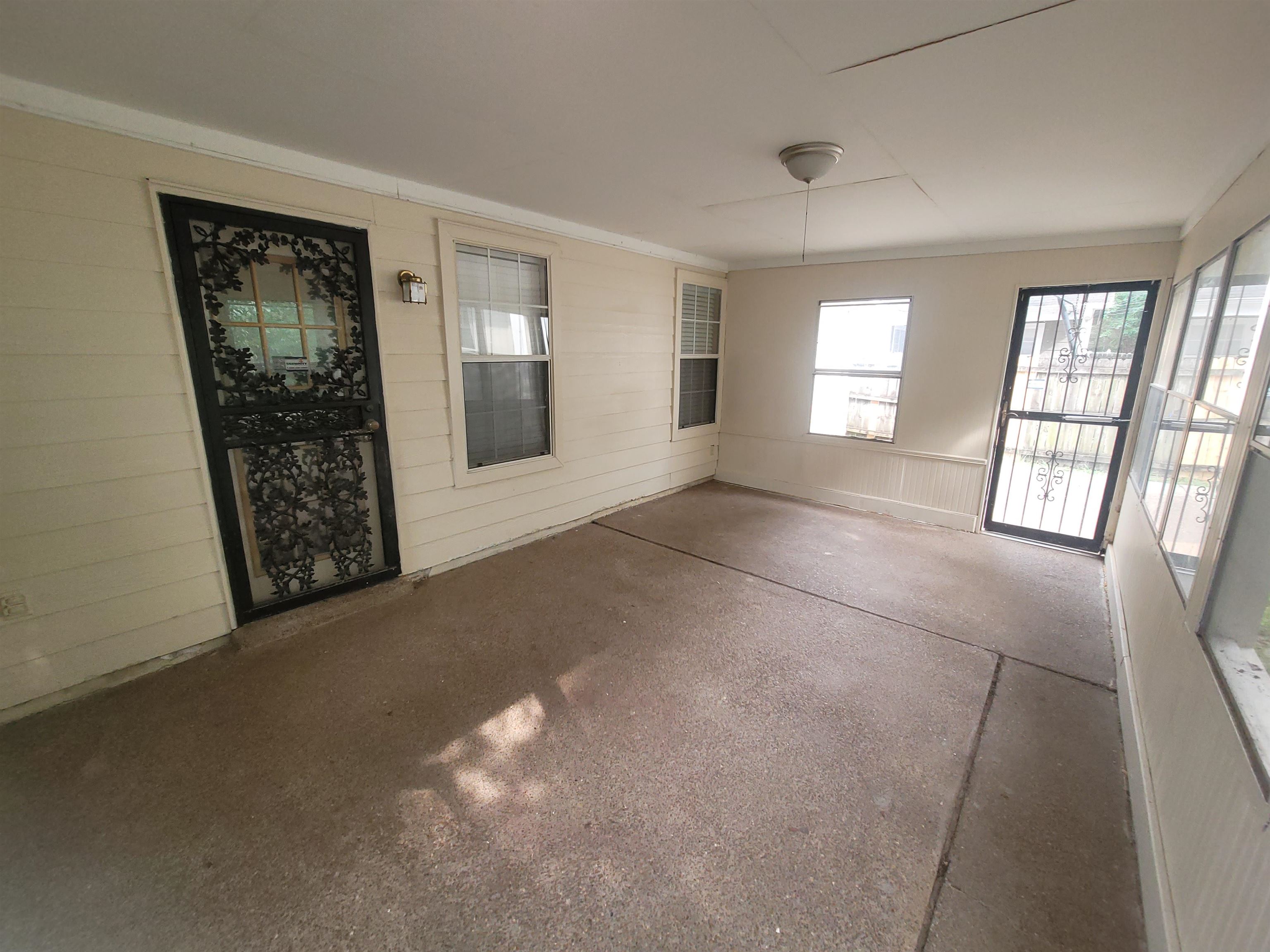 6915 Brady Hill Dr Property Photo 9