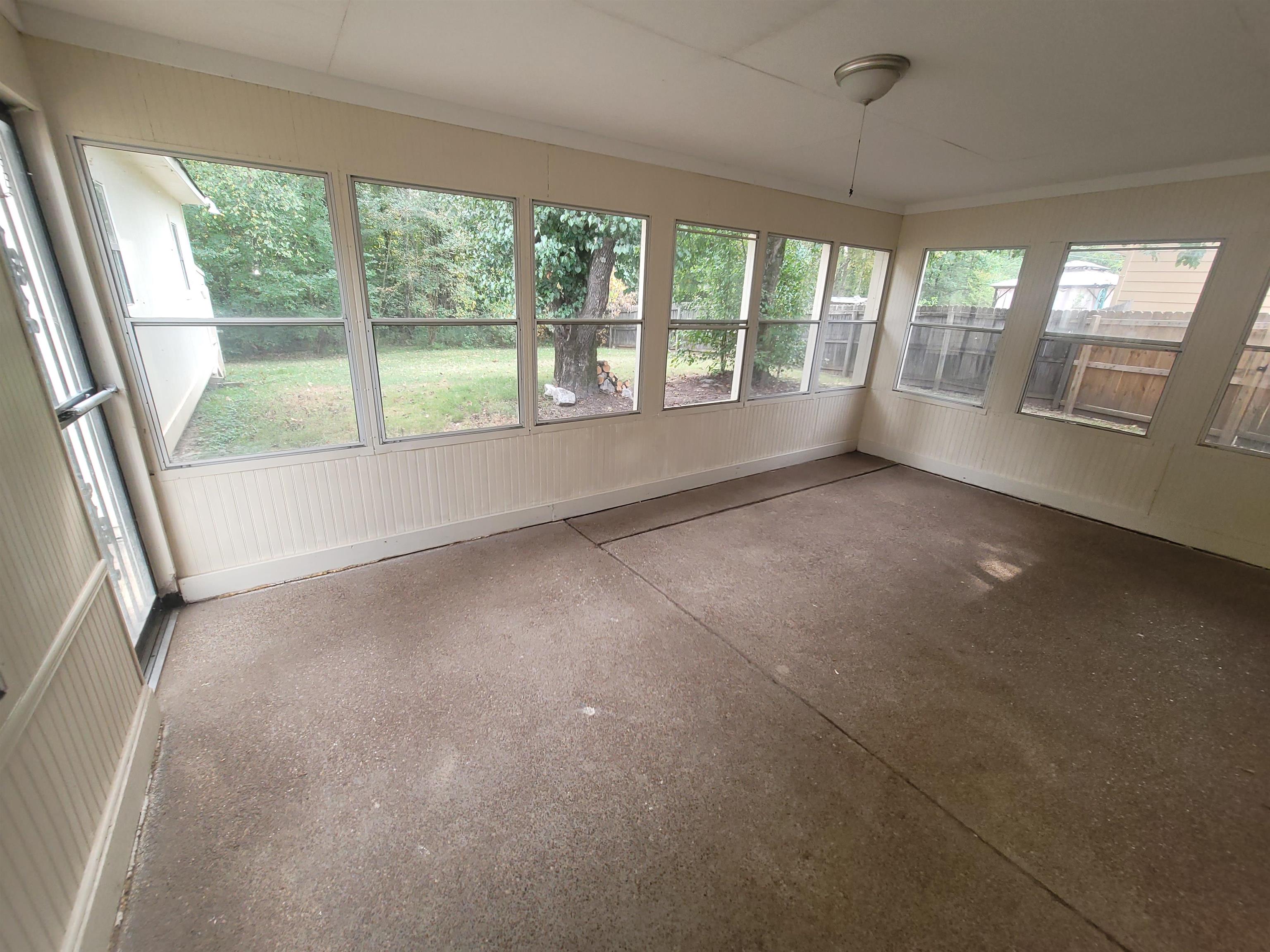 6915 Brady Hill Dr Property Photo 10
