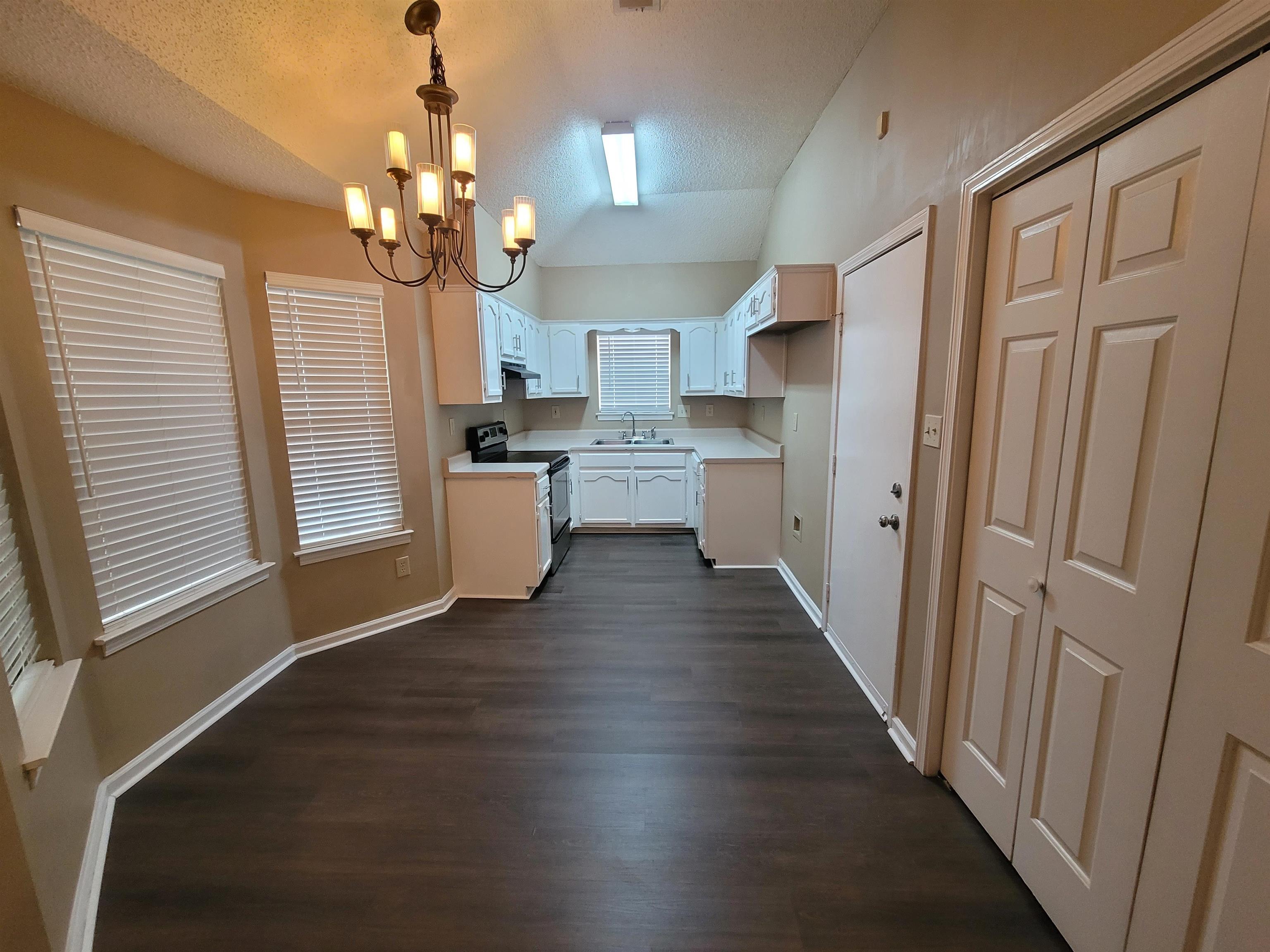 6915 Brady Hill Dr Property Photo 14