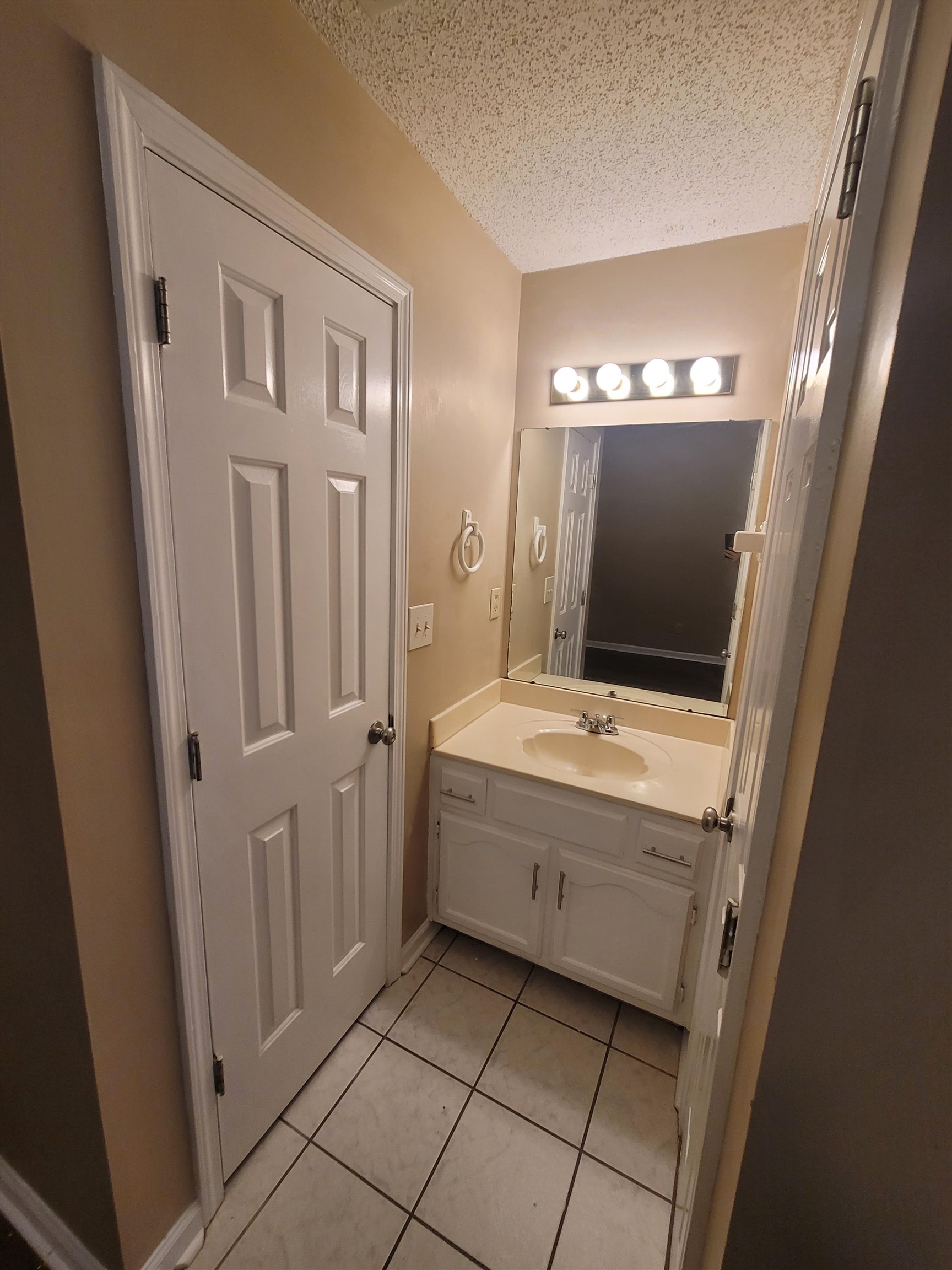 6915 Brady Hill Dr Property Photo 17