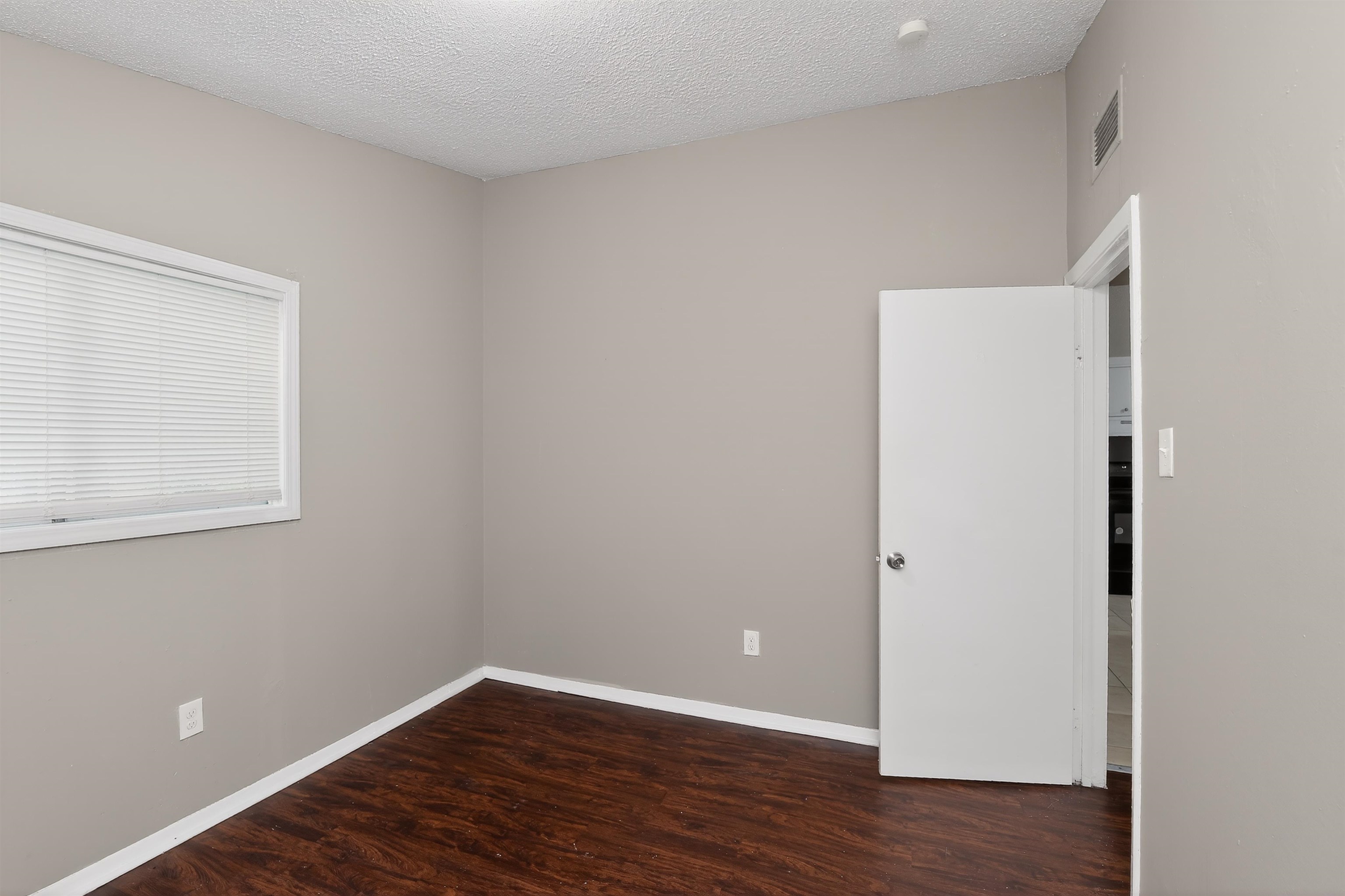 564 Hemsley Ave Property Photo 15