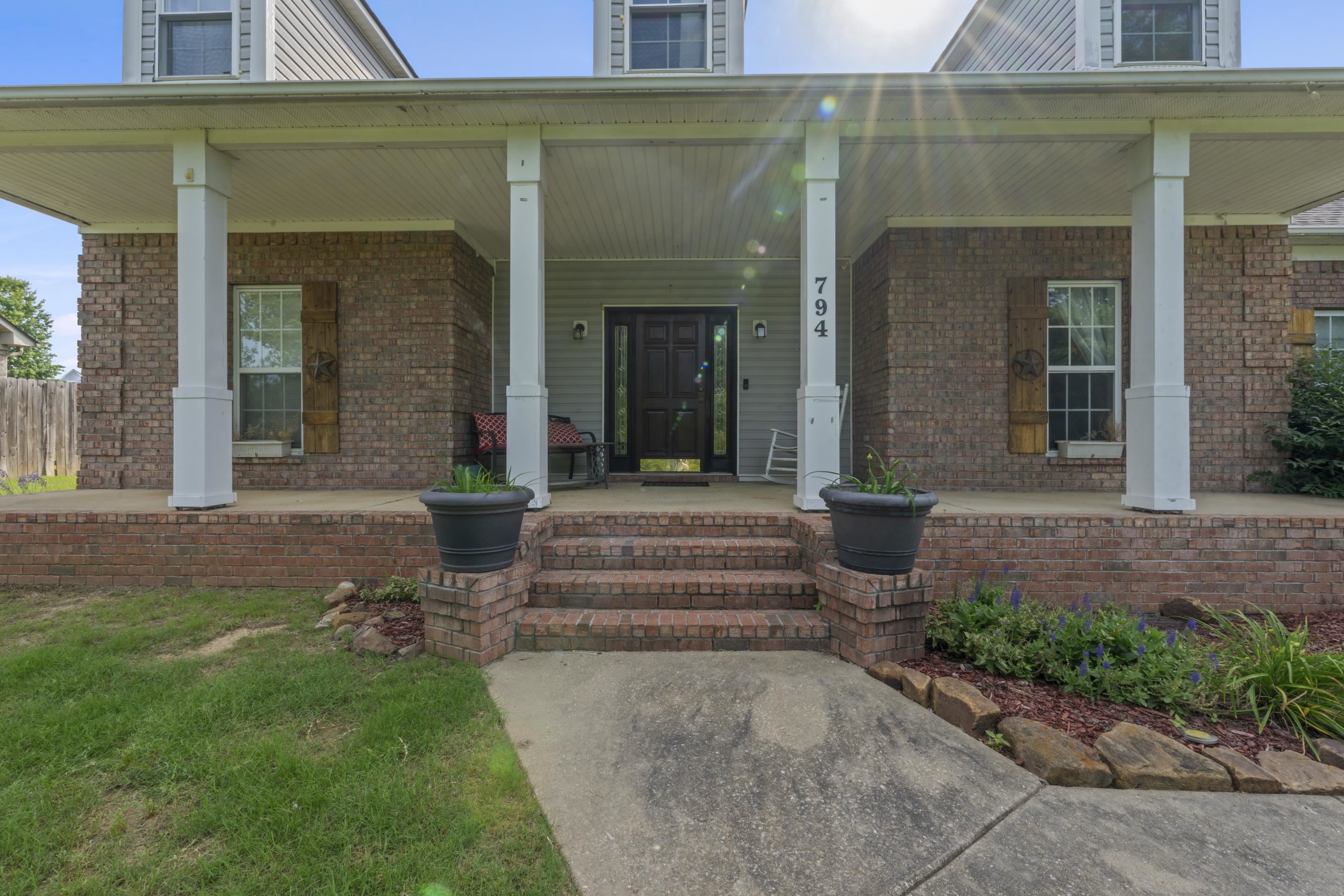 794 Williamsburg Dr Property Photo 2