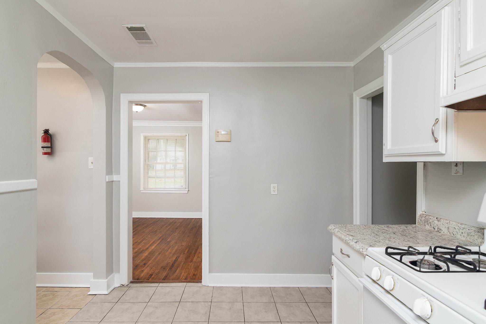 3663 Park Ave Property Photo 4