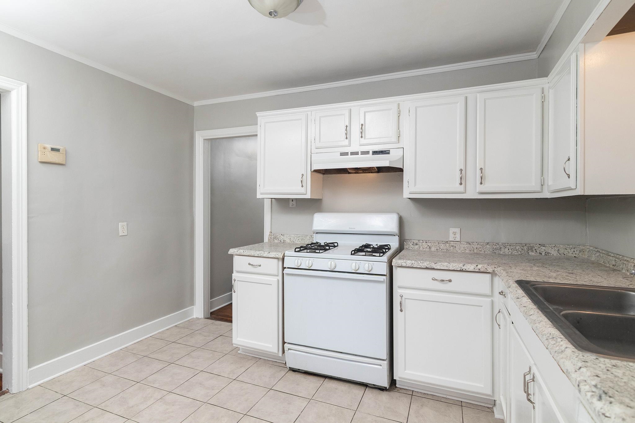 3663 Park Ave Property Photo 5