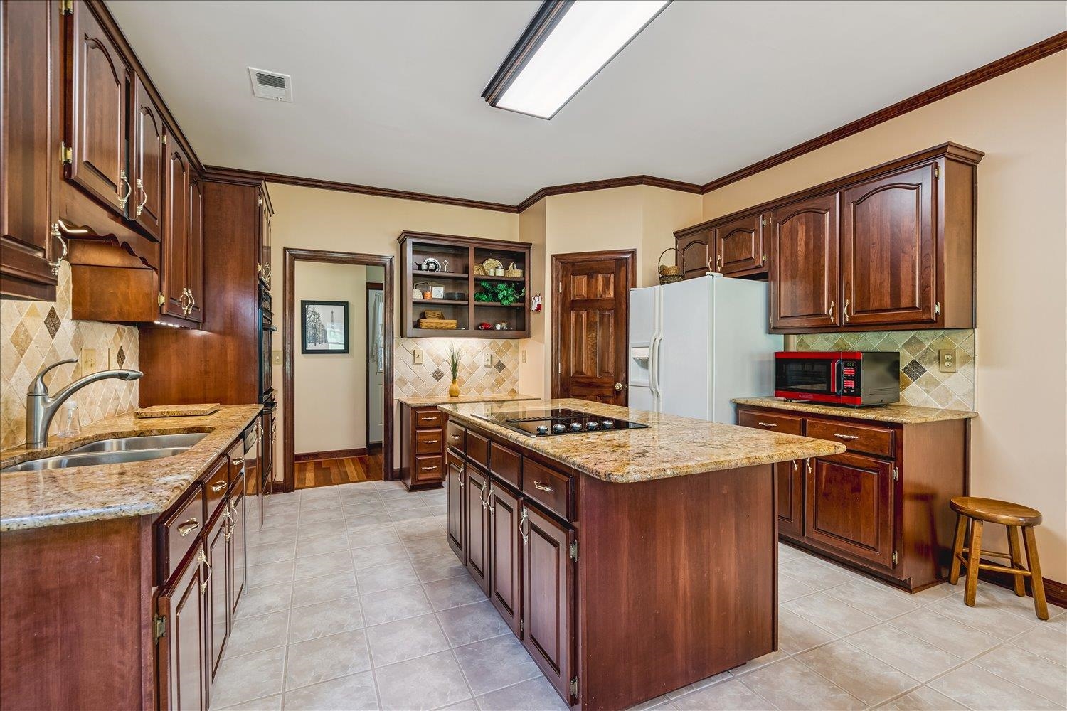 4115 Blackheath Dr Property Photo 10