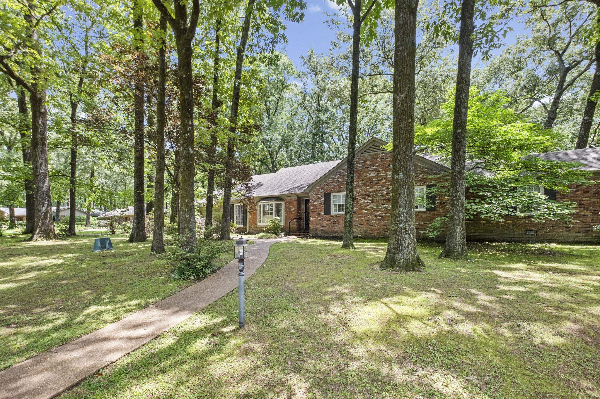 2250 Lochlevin Dr Property Photo 2