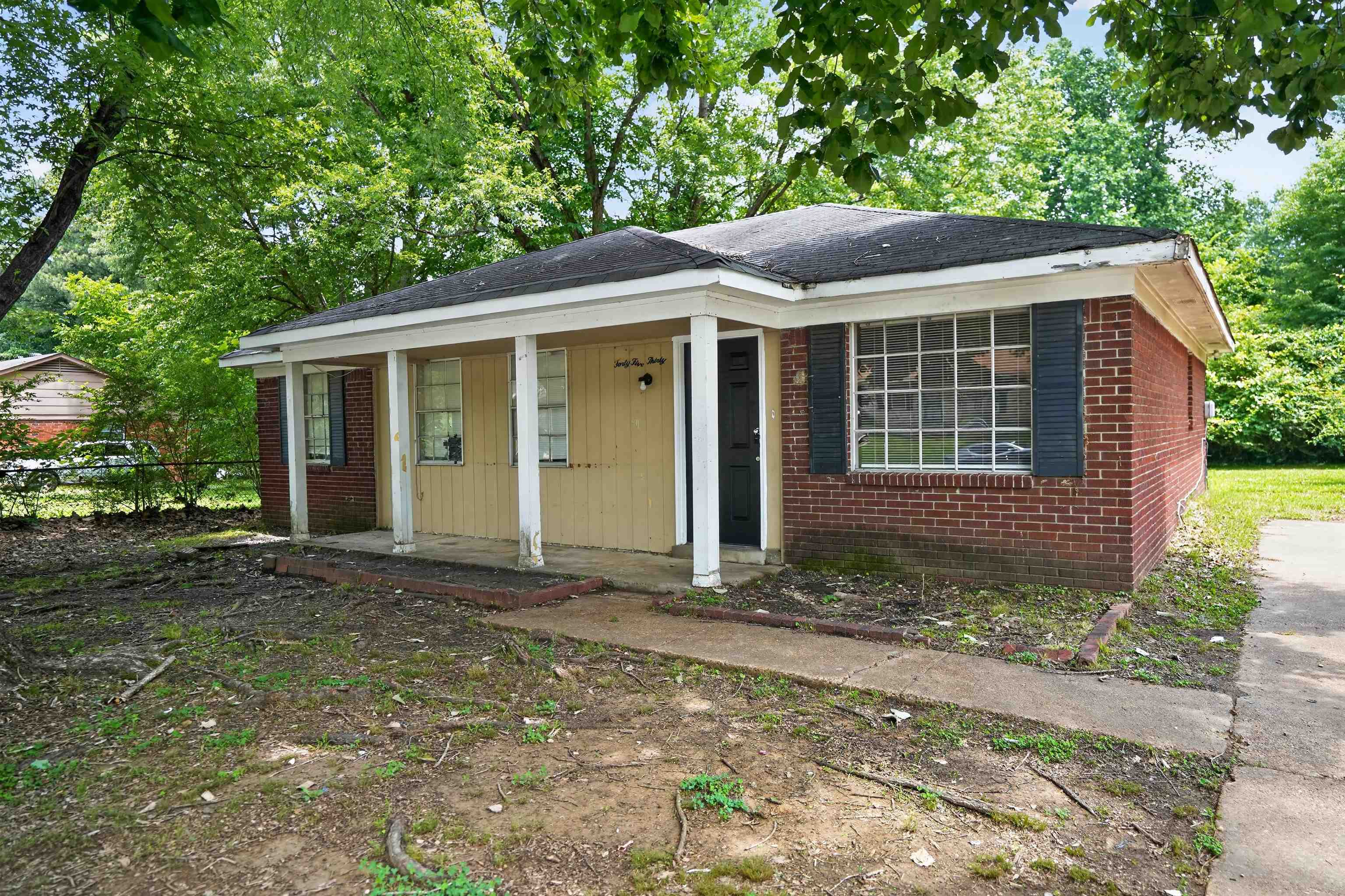 4530 Spring Valley Dr Property Photo 2