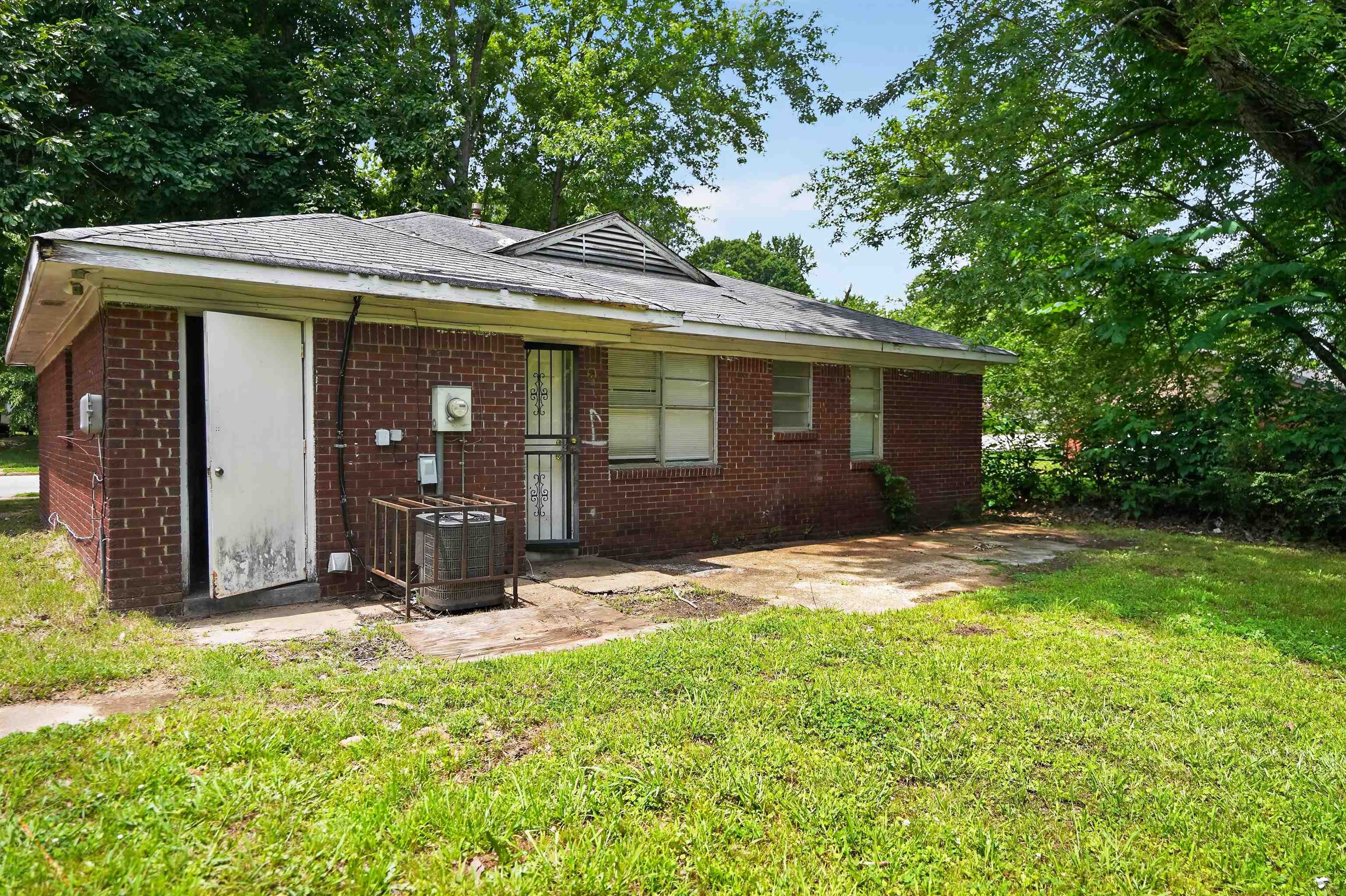 4530 Spring Valley Dr Property Photo 3
