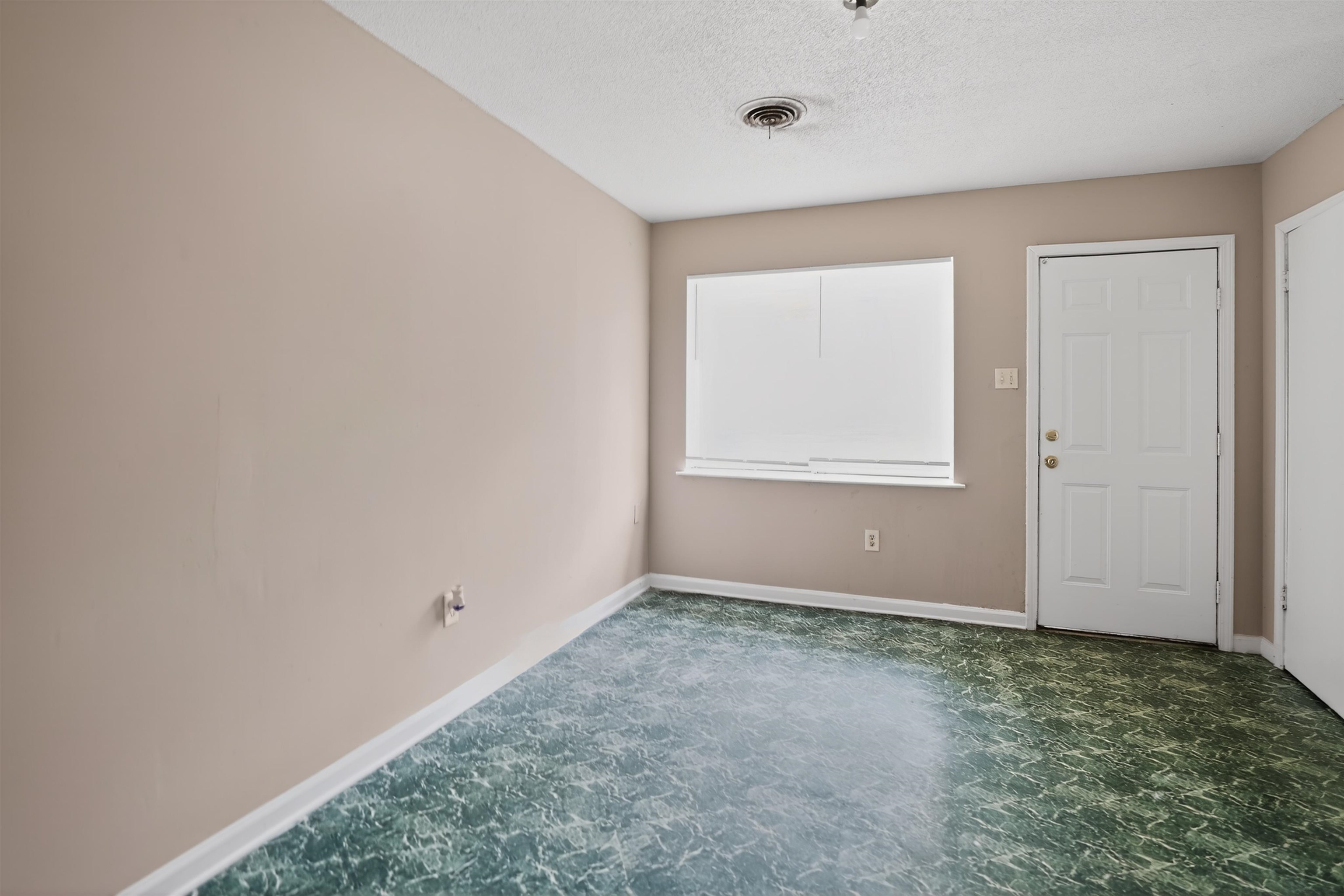 4530 Spring Valley Dr Property Photo 5