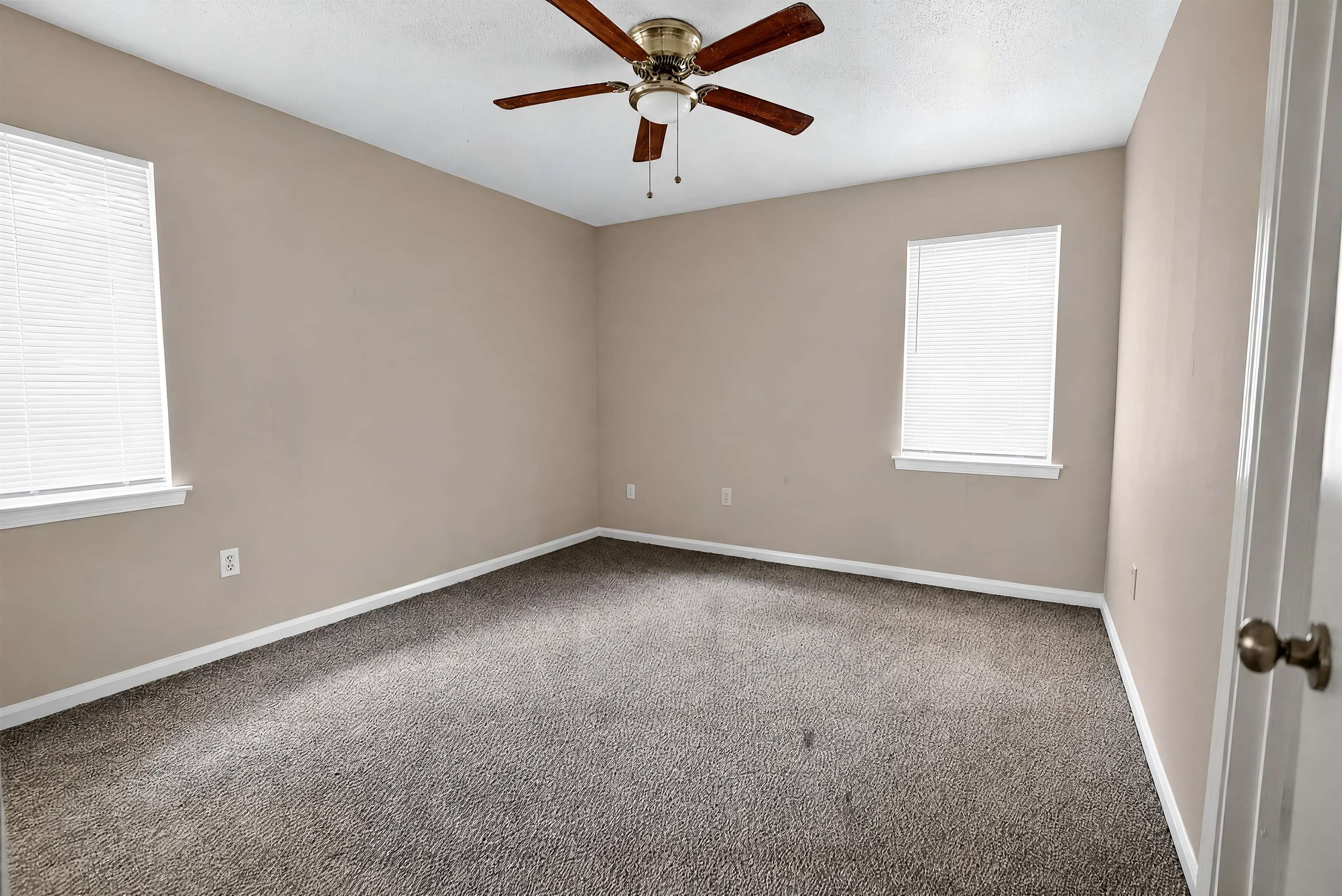 4530 Spring Valley Dr Property Photo 9