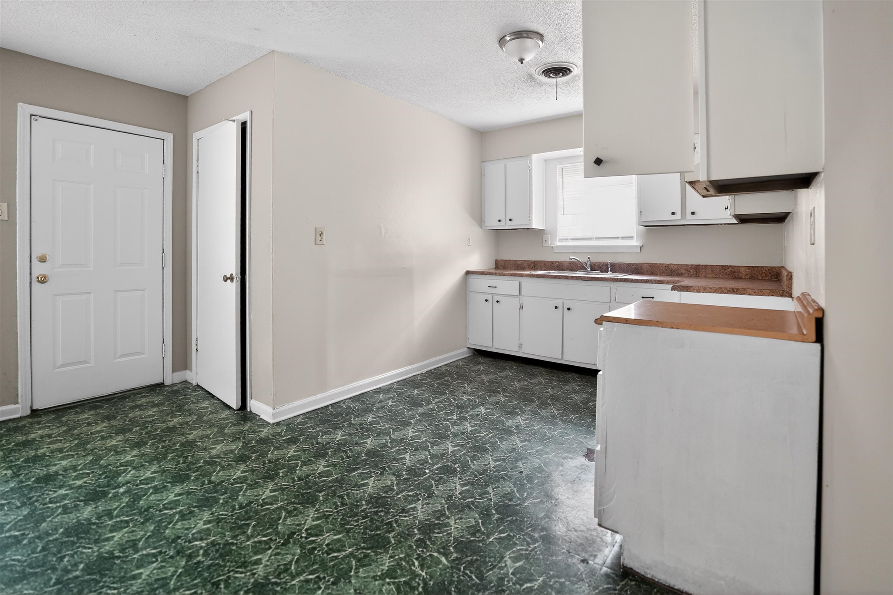 4530 Spring Valley Dr Property Photo 11