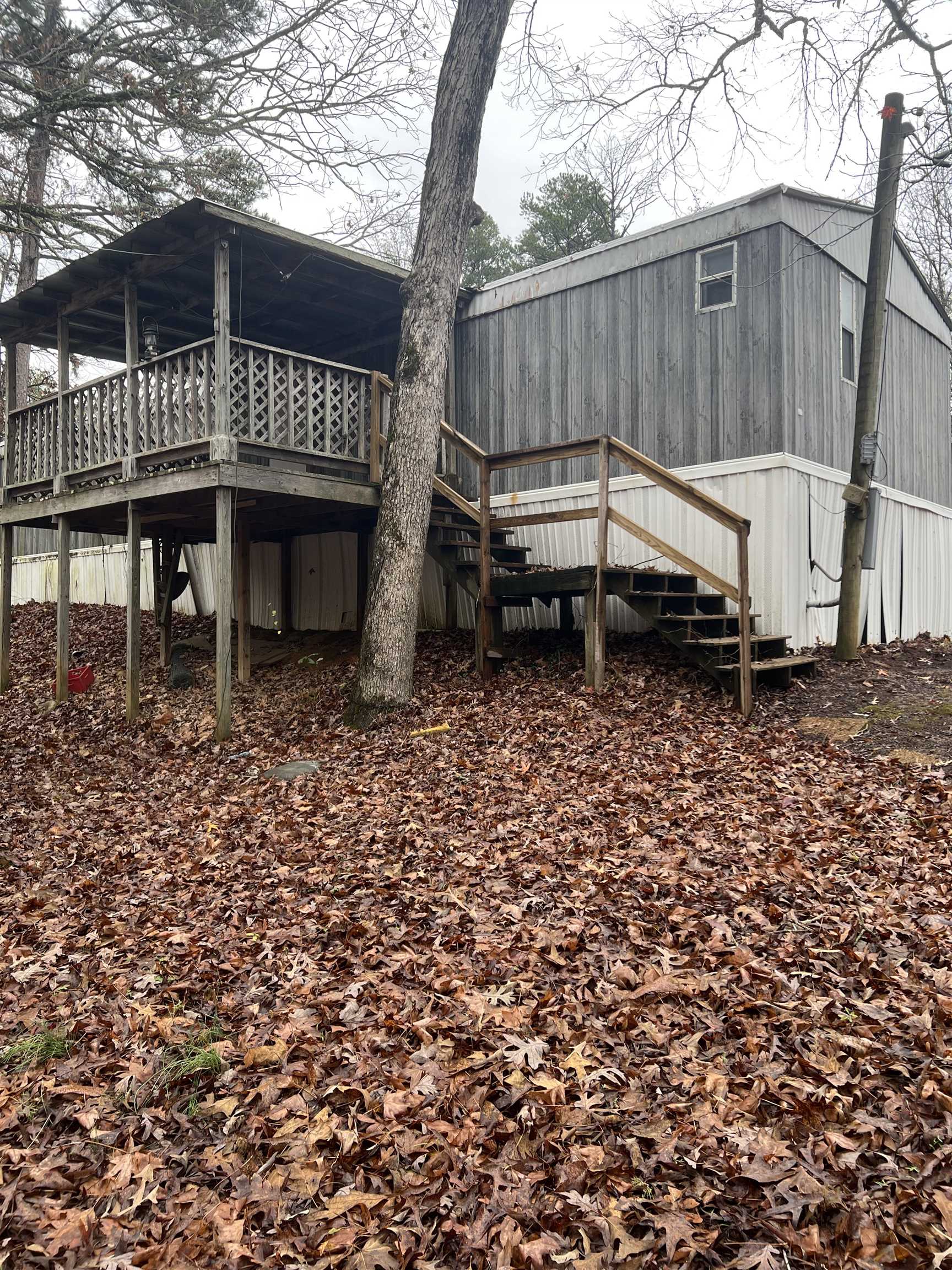 100 Cherokee Dr Property Photo 2