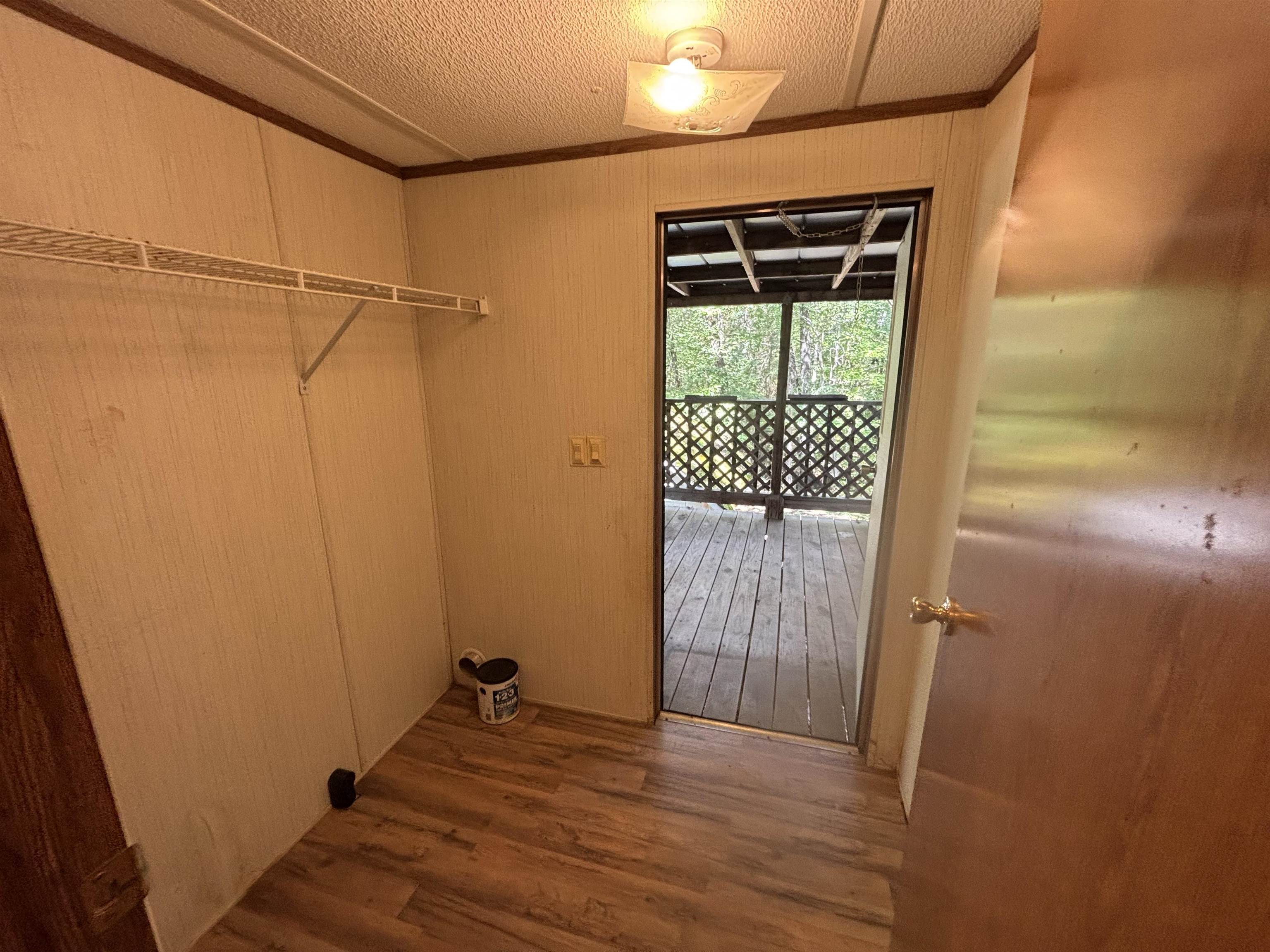 100 Cherokee Dr Property Photo 12
