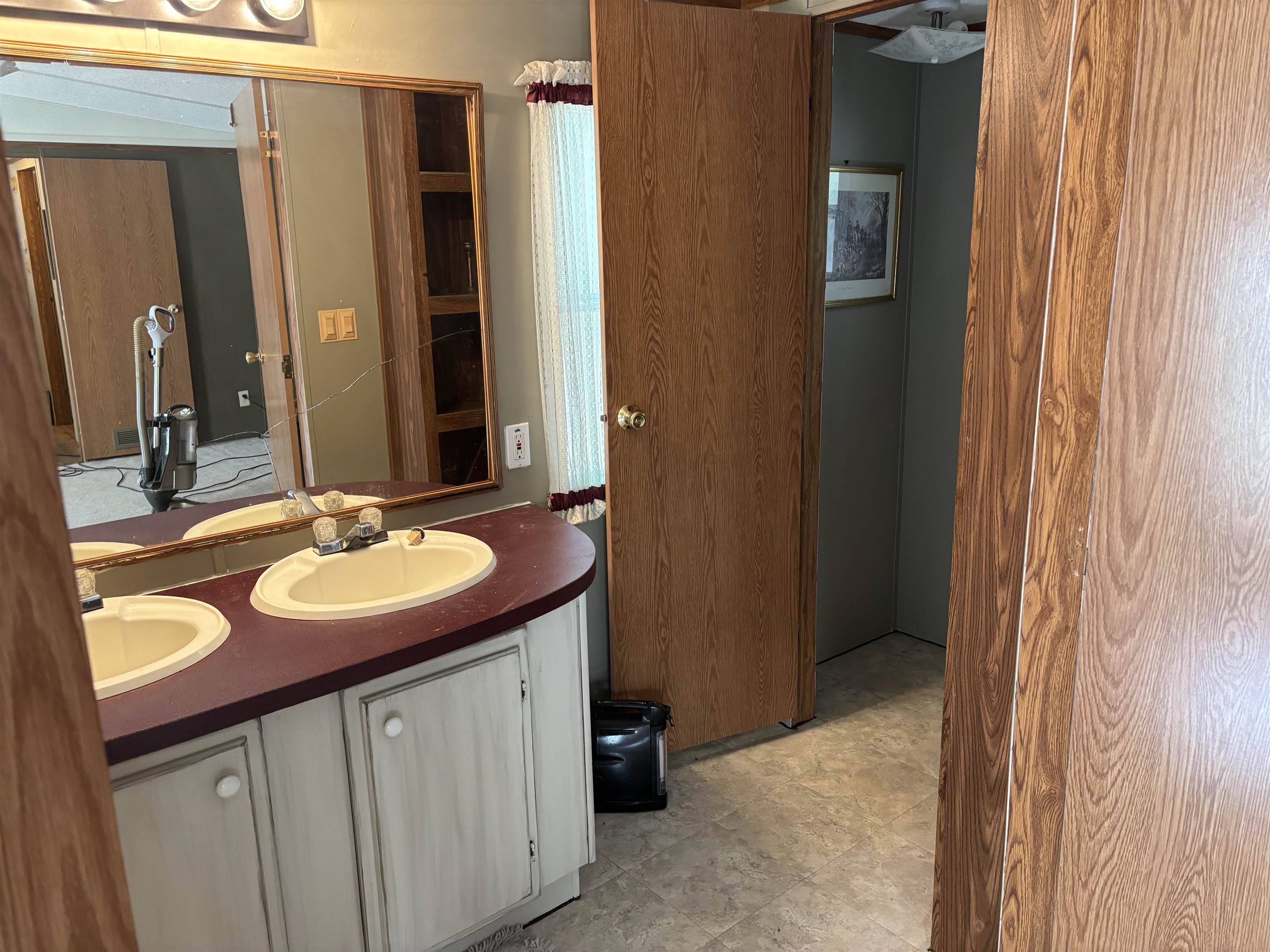 100 Cherokee Dr Property Photo 15