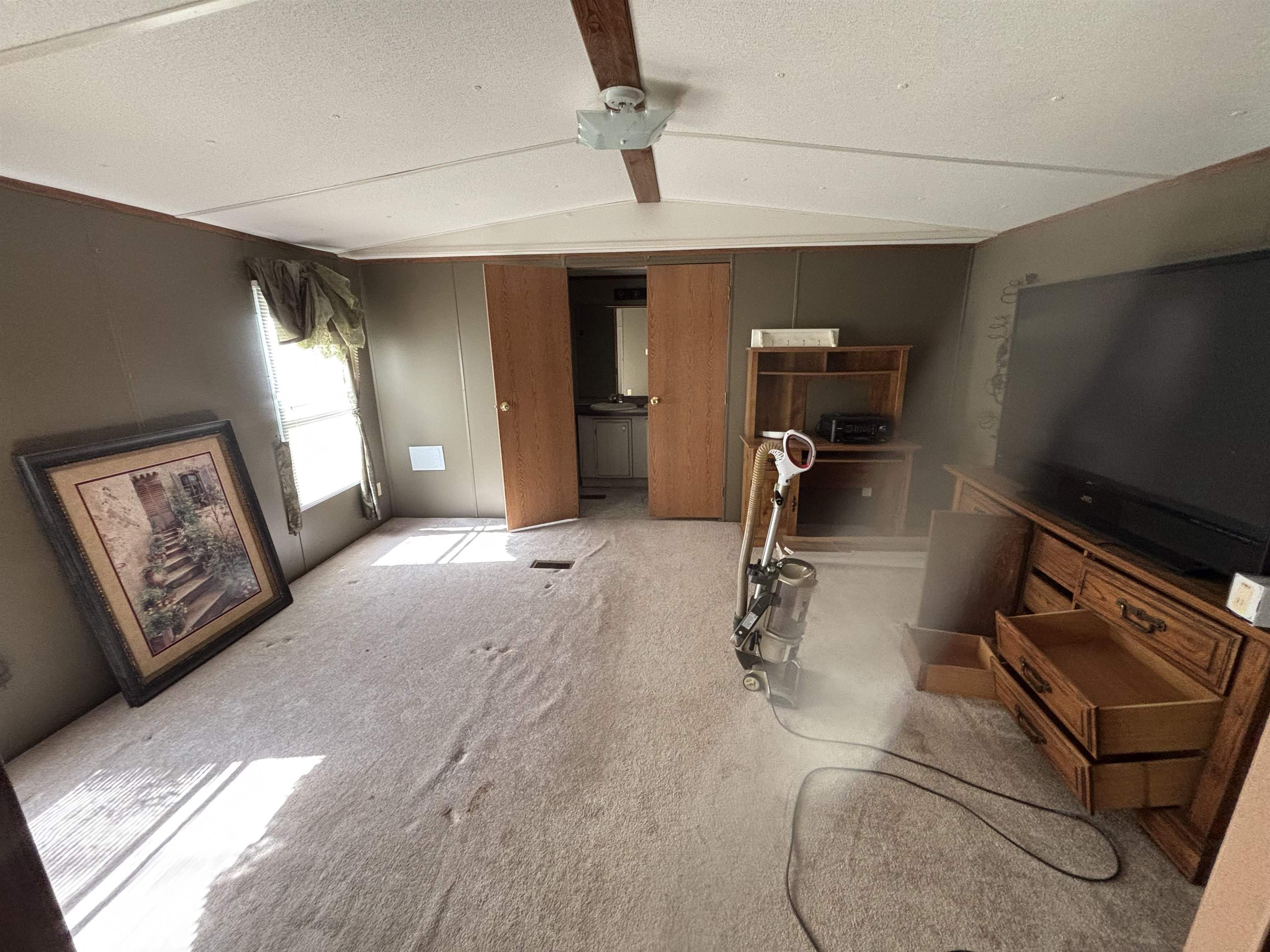 100 Cherokee Dr Property Photo 16