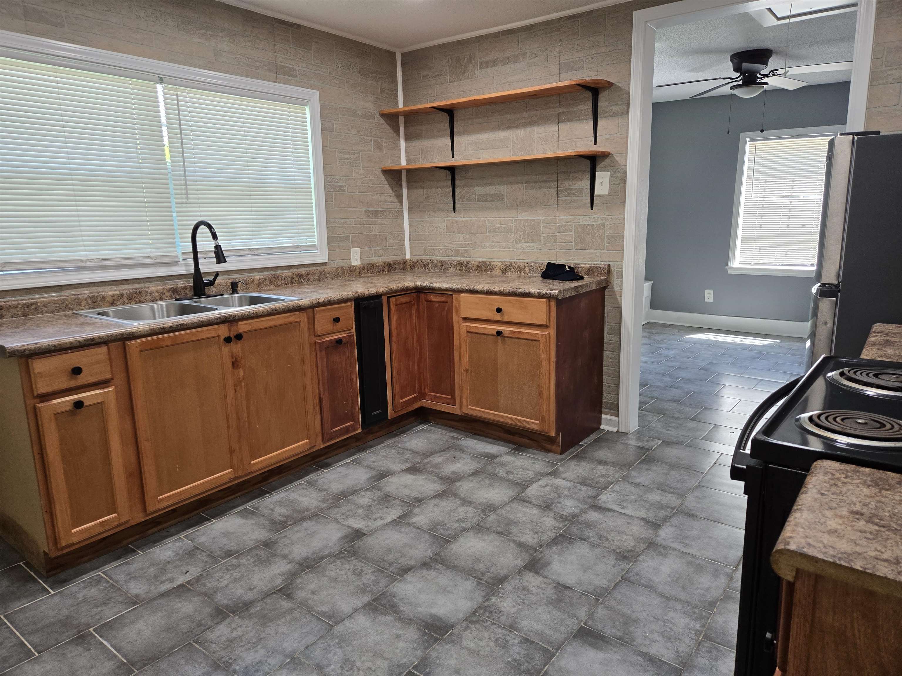 1633 Orr St Property Photo 8