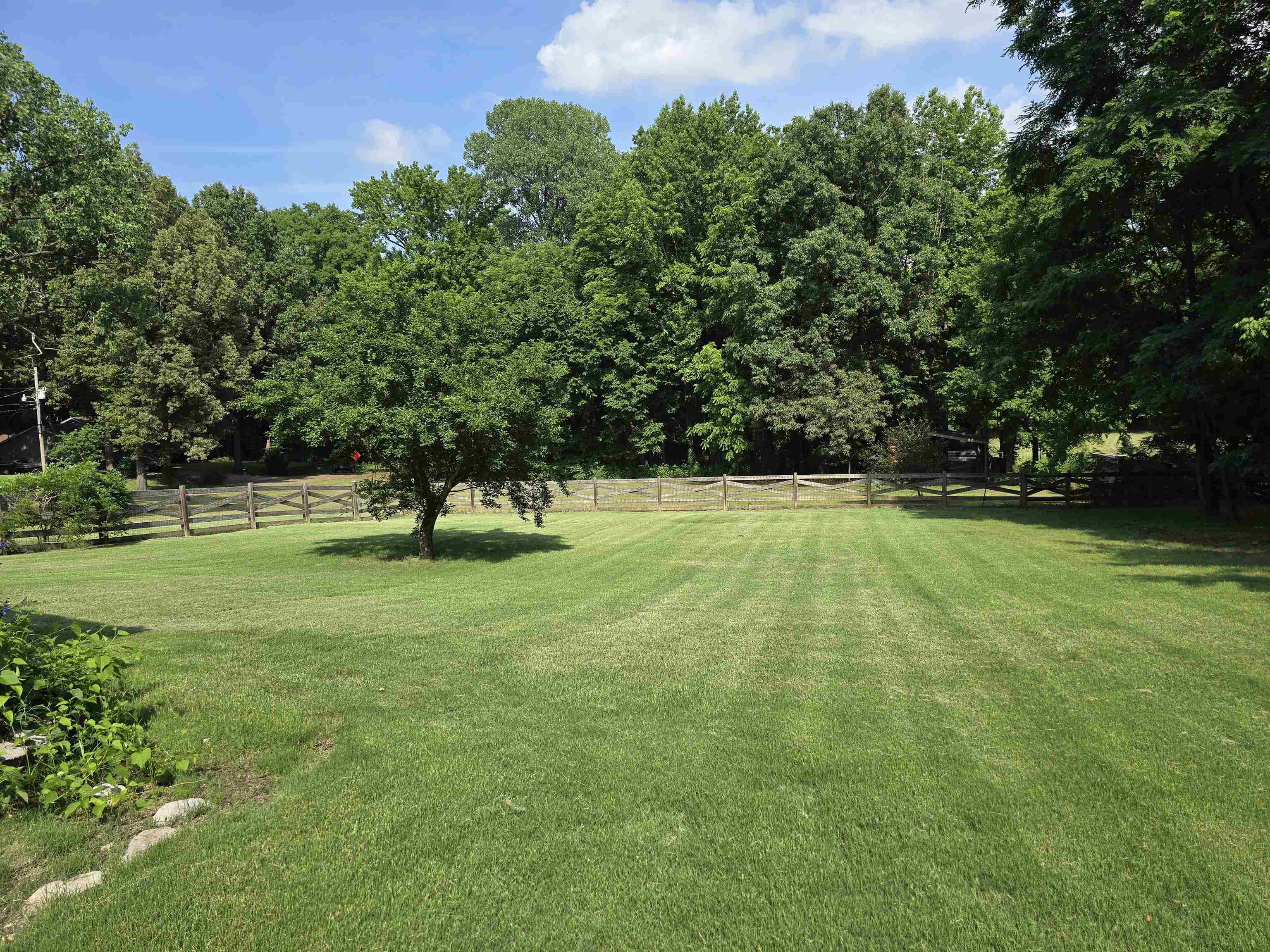 249 Robin St Property Photo 13