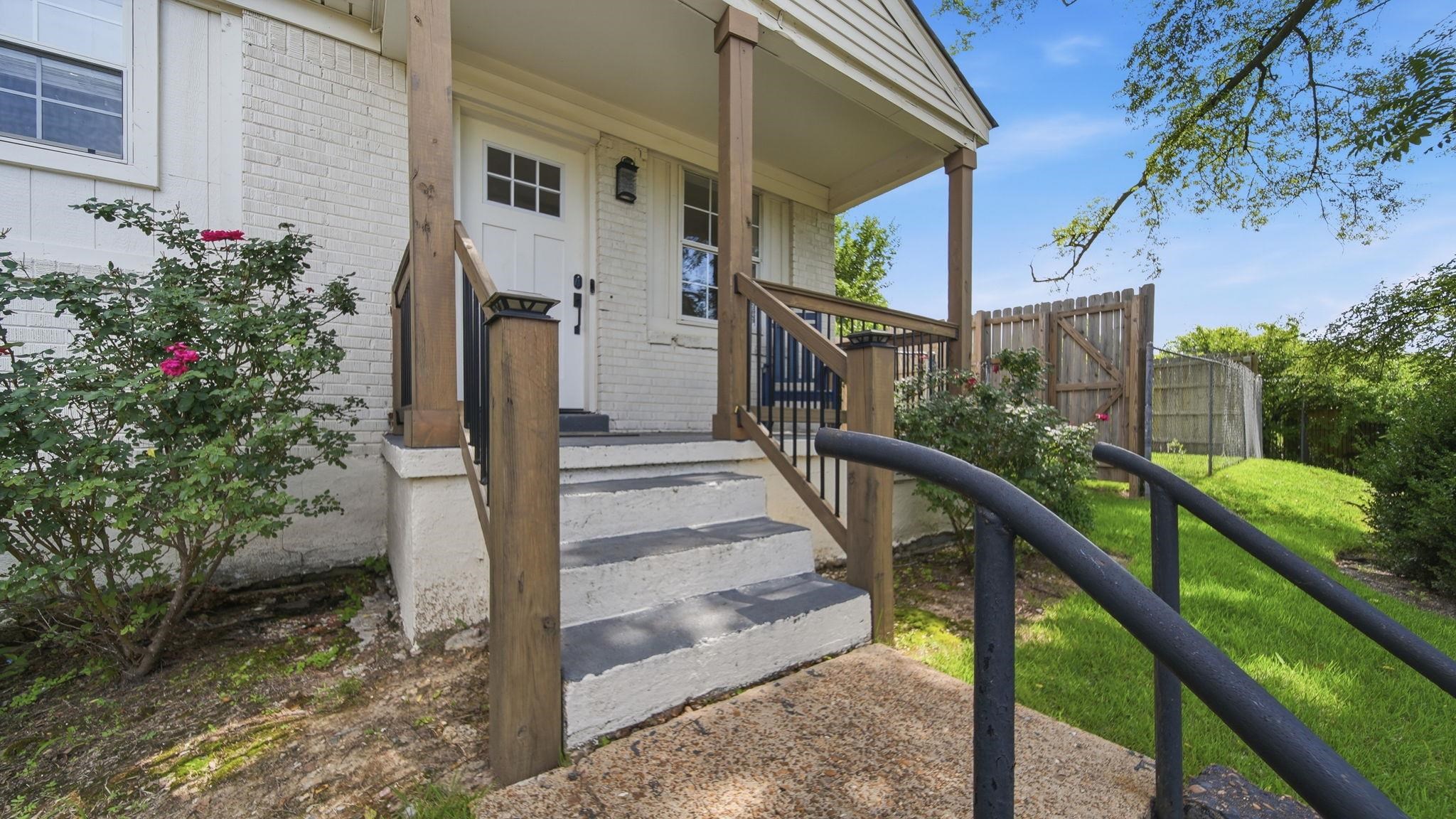 226 Greenlaw Ave Property Photo 1