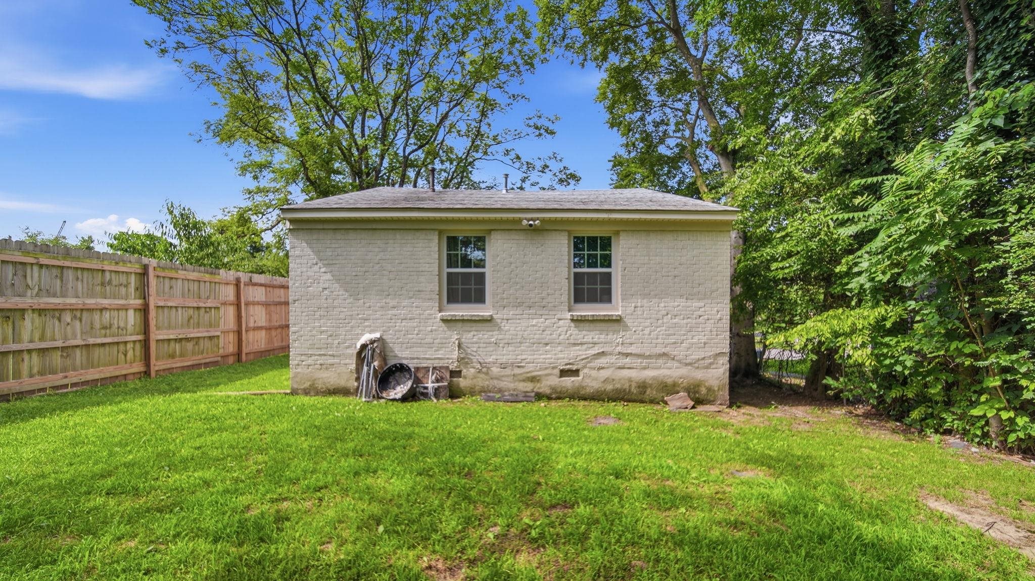 226 Greenlaw Ave Property Photo 26