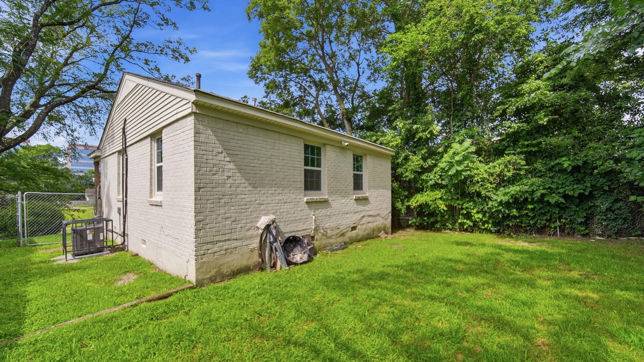 226 Greenlaw Ave Property Photo 28