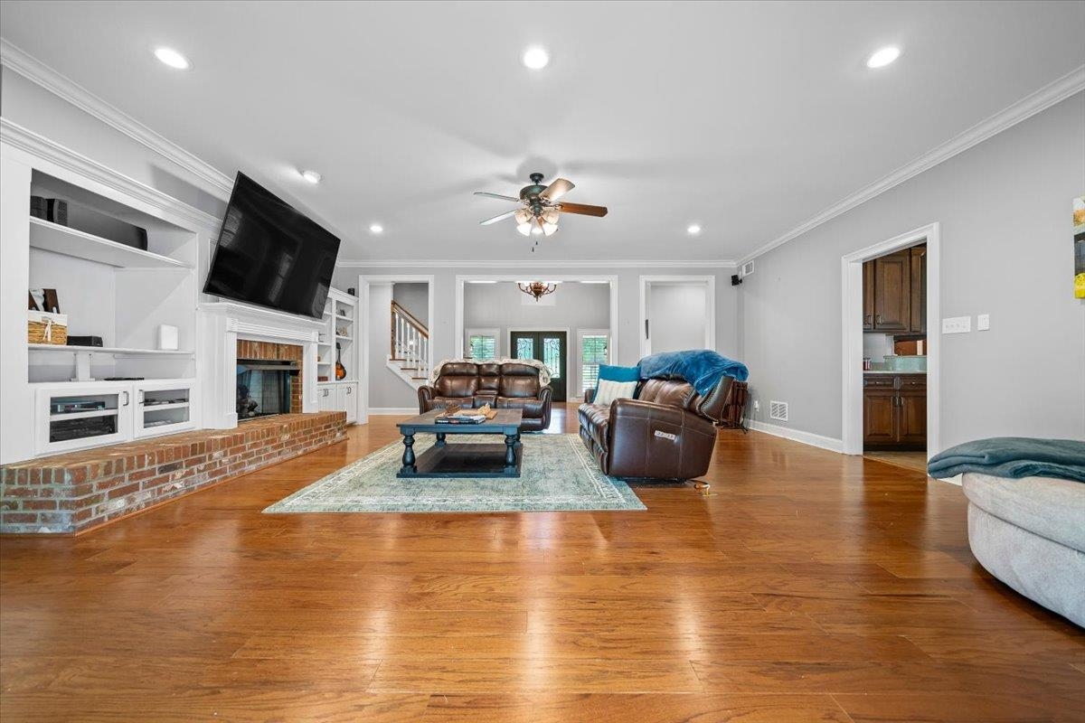 2890 Raleigh-lagrange Dr Property Photo 9