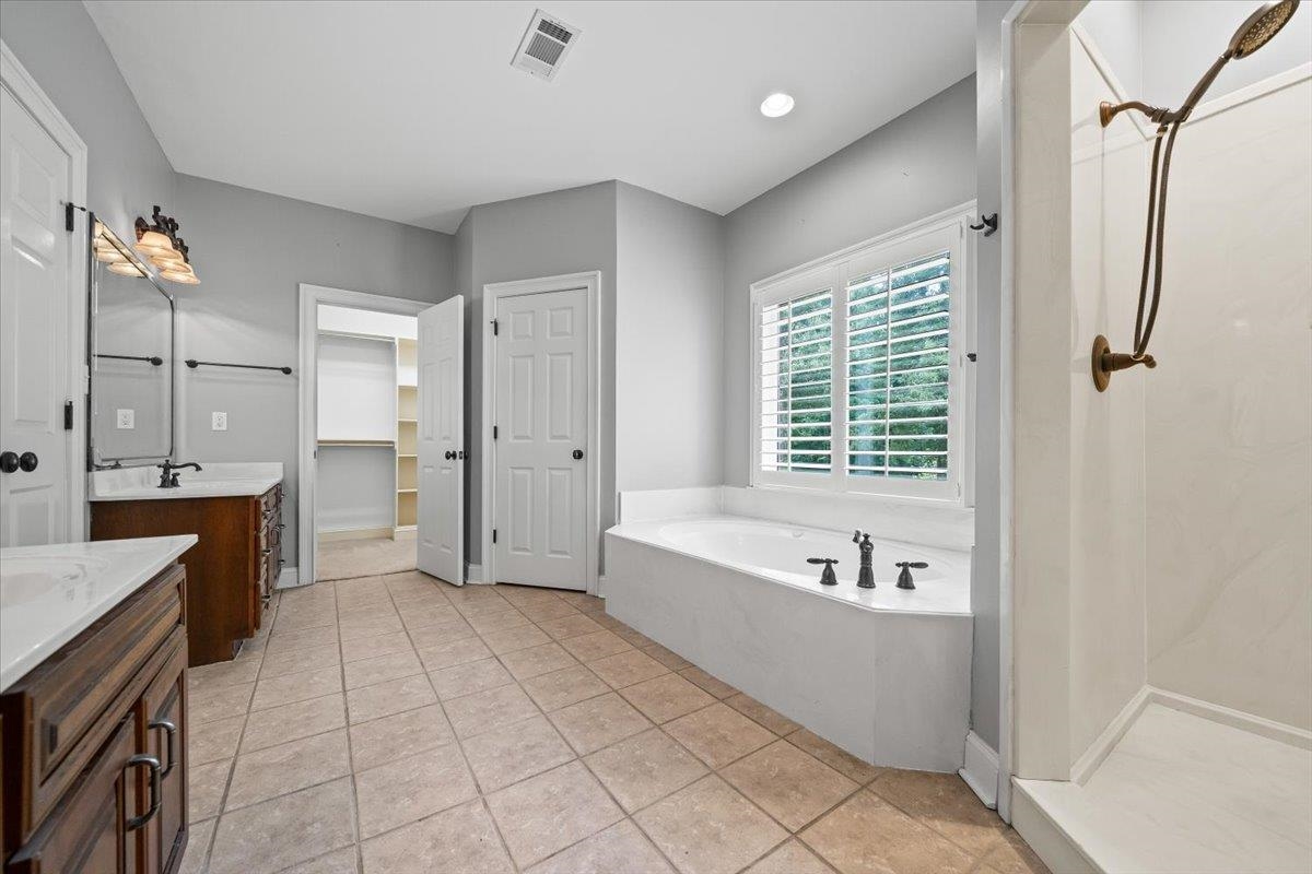 2890 Raleigh-lagrange Dr Property Photo 19